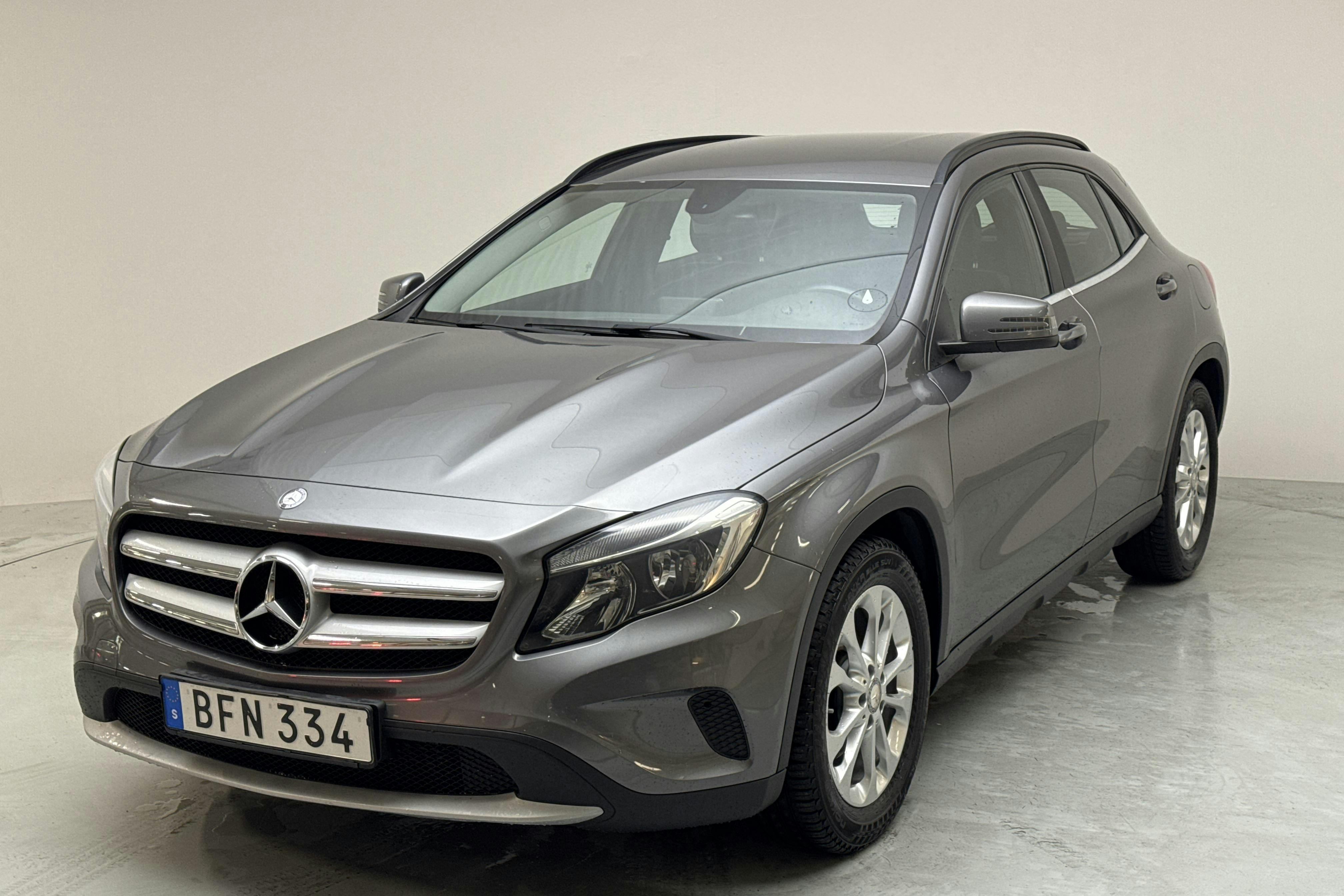 Mercedes GLA 200 CDI (136hk) - 145 230 km - Manual - Dark Grey - 2014