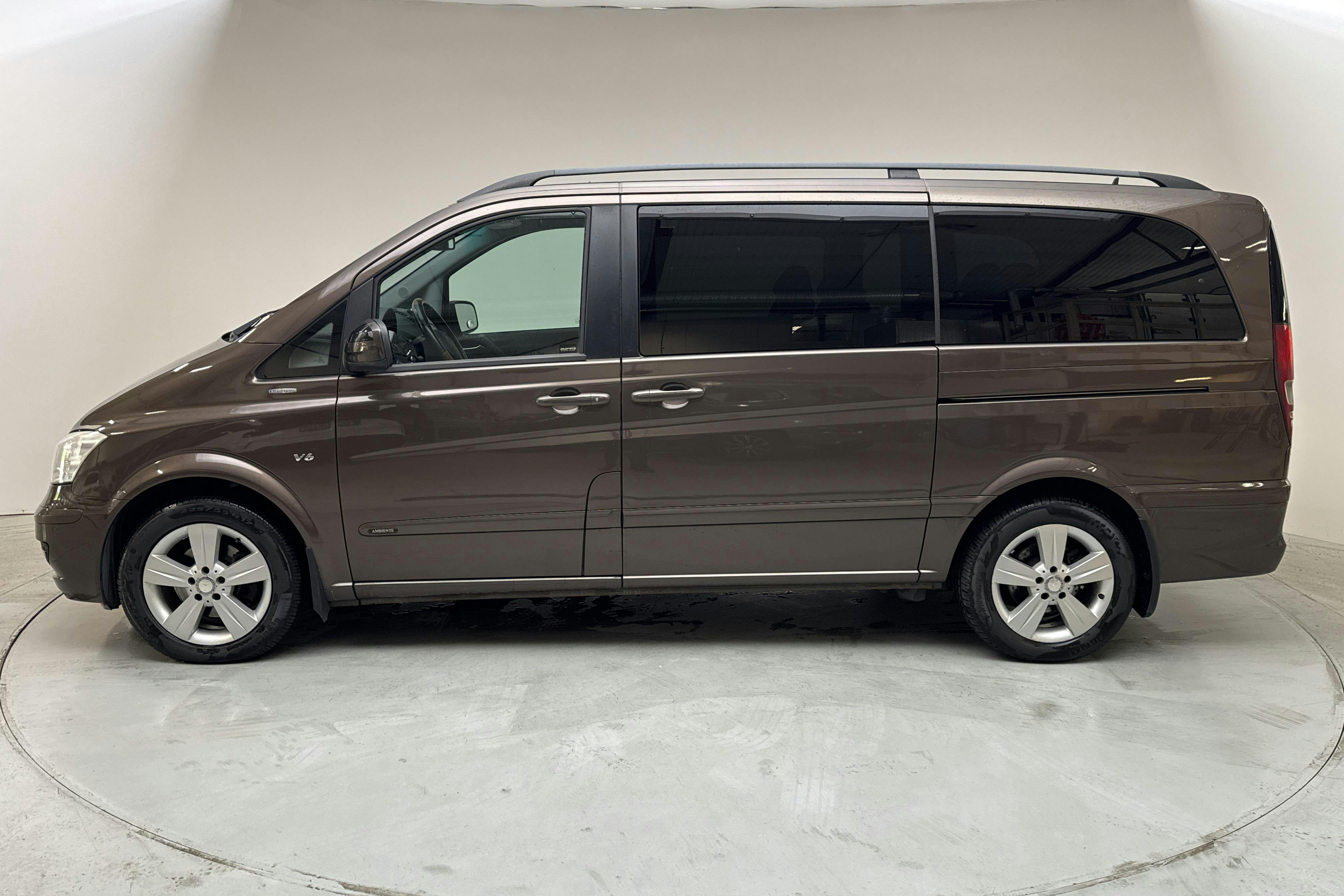 Mercedes Viano 3.0 CDI (224hk) - 21 511 mil - Automat - brun - 2012