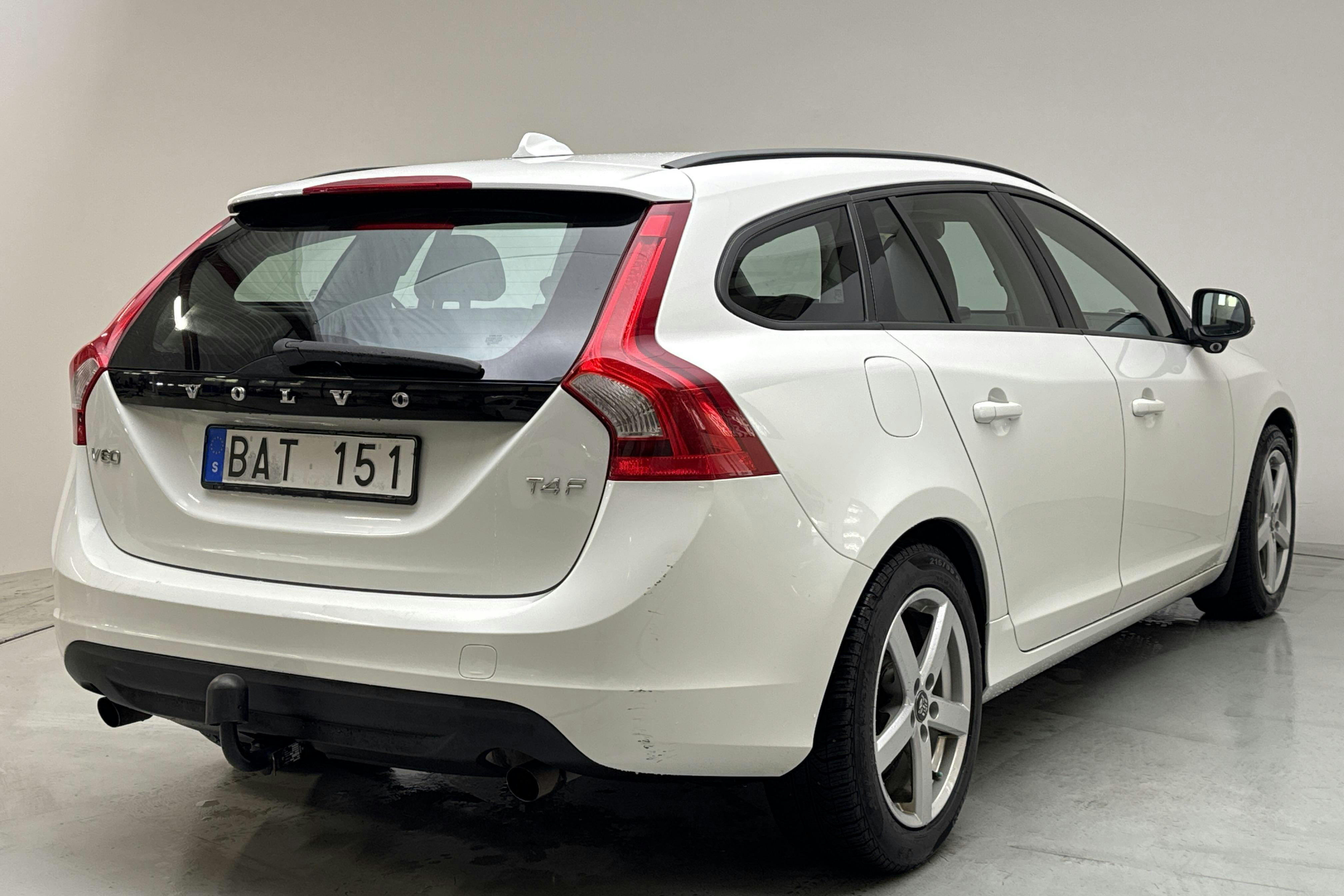 Volvo V60 T4F (180hk) - 16 798 mil - Manuell - vit - 2012