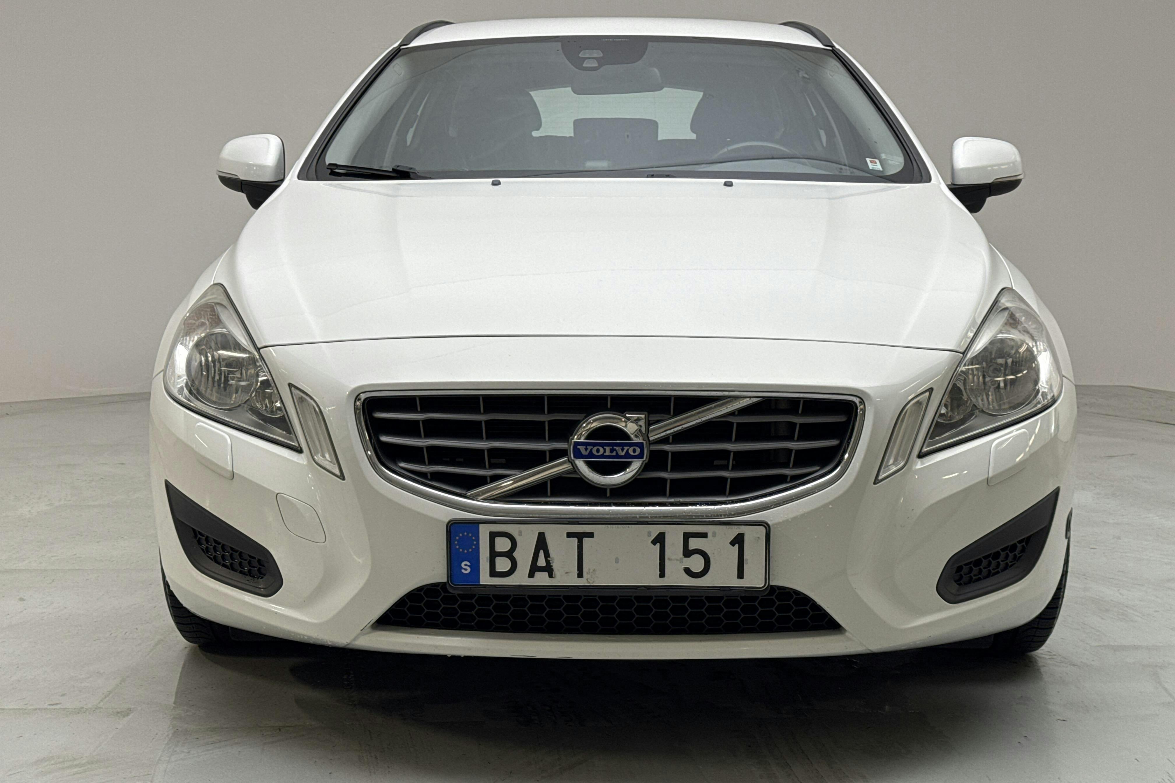 Volvo V60 T4F (180hk) - 16 798 mil - Manuell - vit - 2012