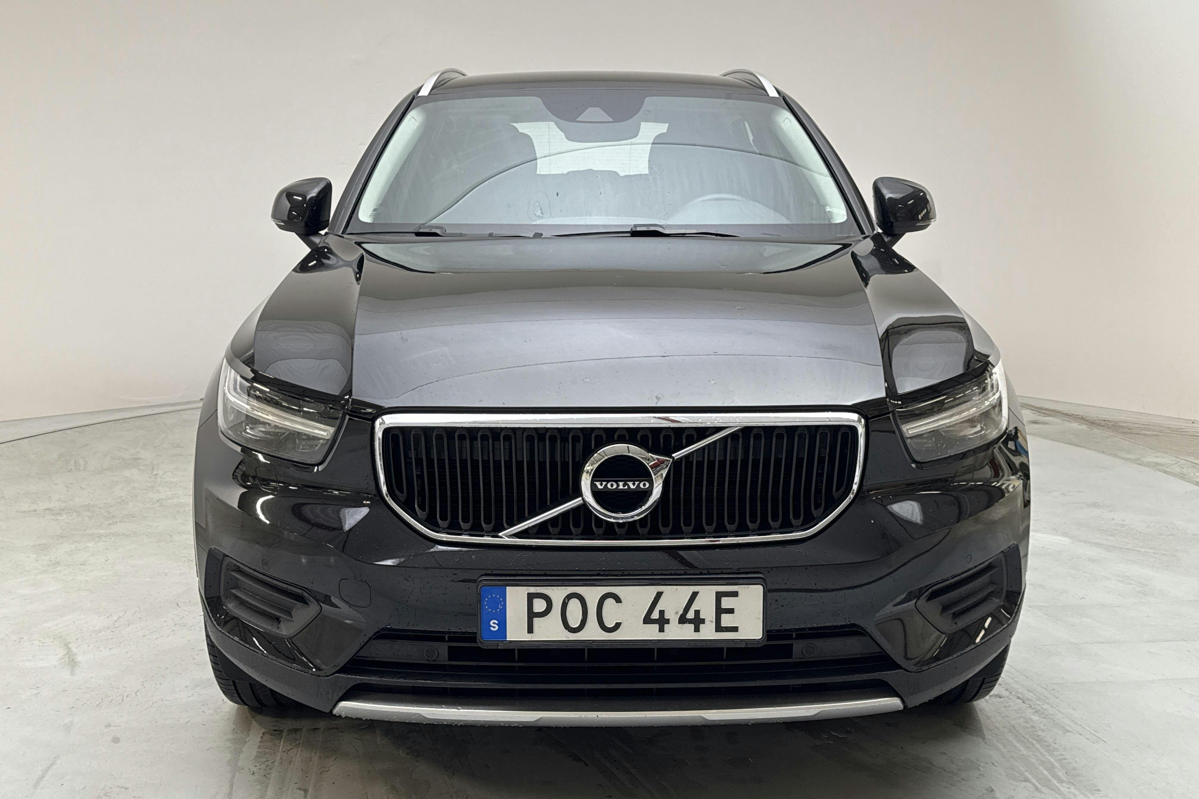 Volvo XC40 B4 2WD (197hk) - 5 488 mil - Automat - svart - 2022