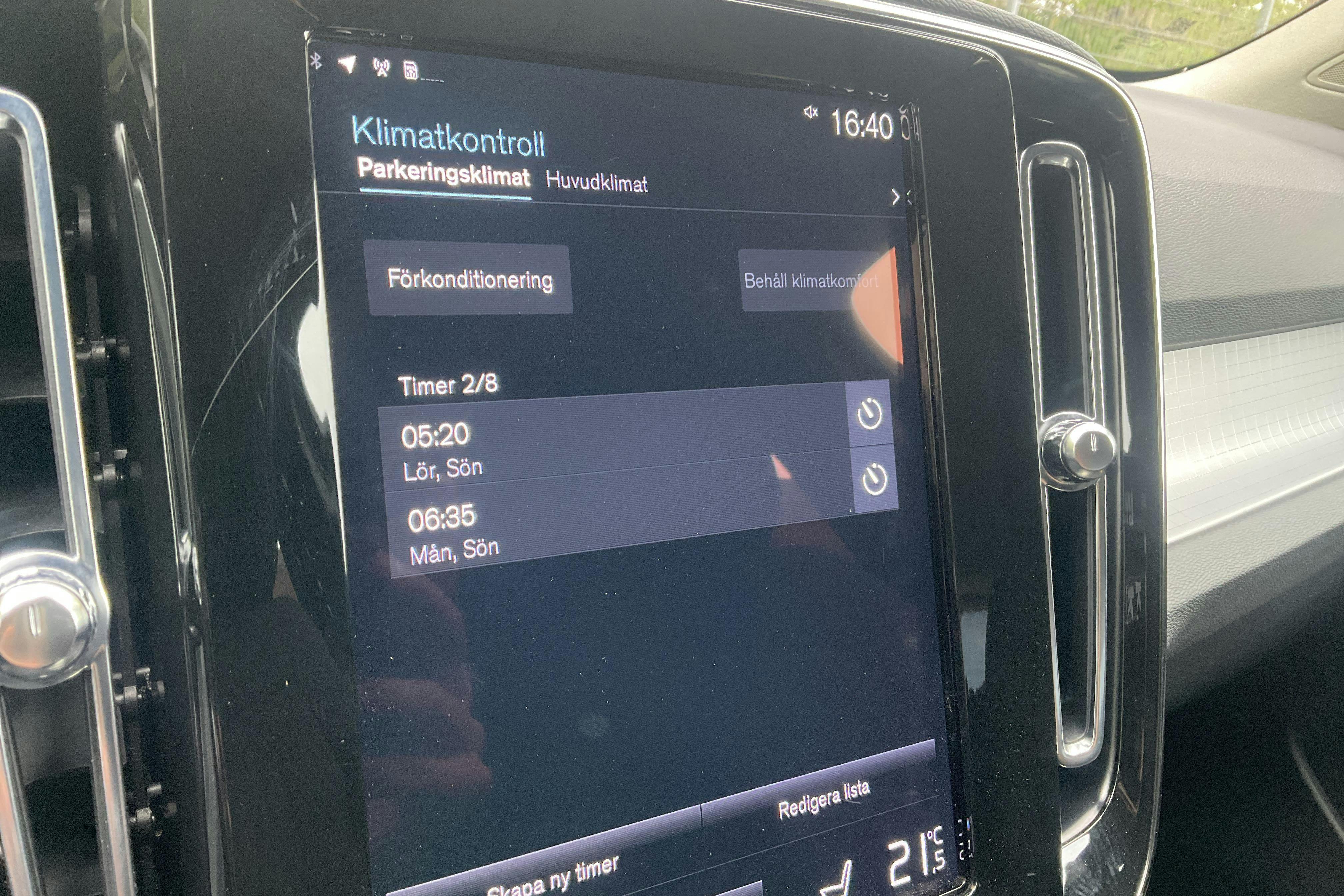 Volvo XC40 B4 2WD (197hk) - 5 488 mil - Automat - svart - 2022