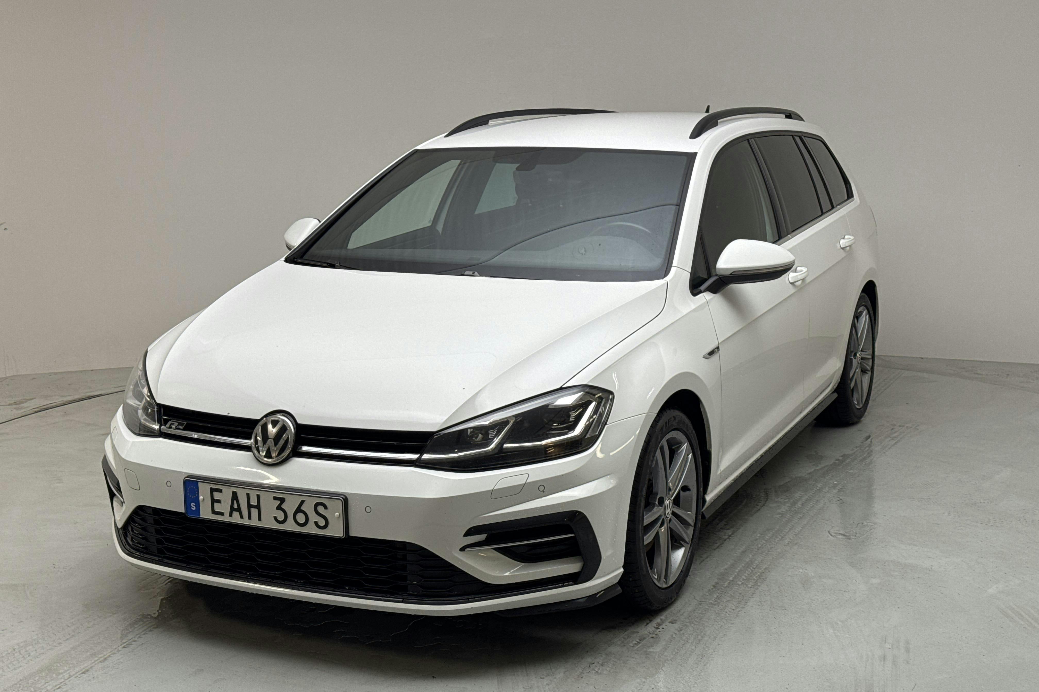 VW Golf VII 1.5 TSI Sportscombi (150hk) - 18 645 mil - Automat - vit - 2020