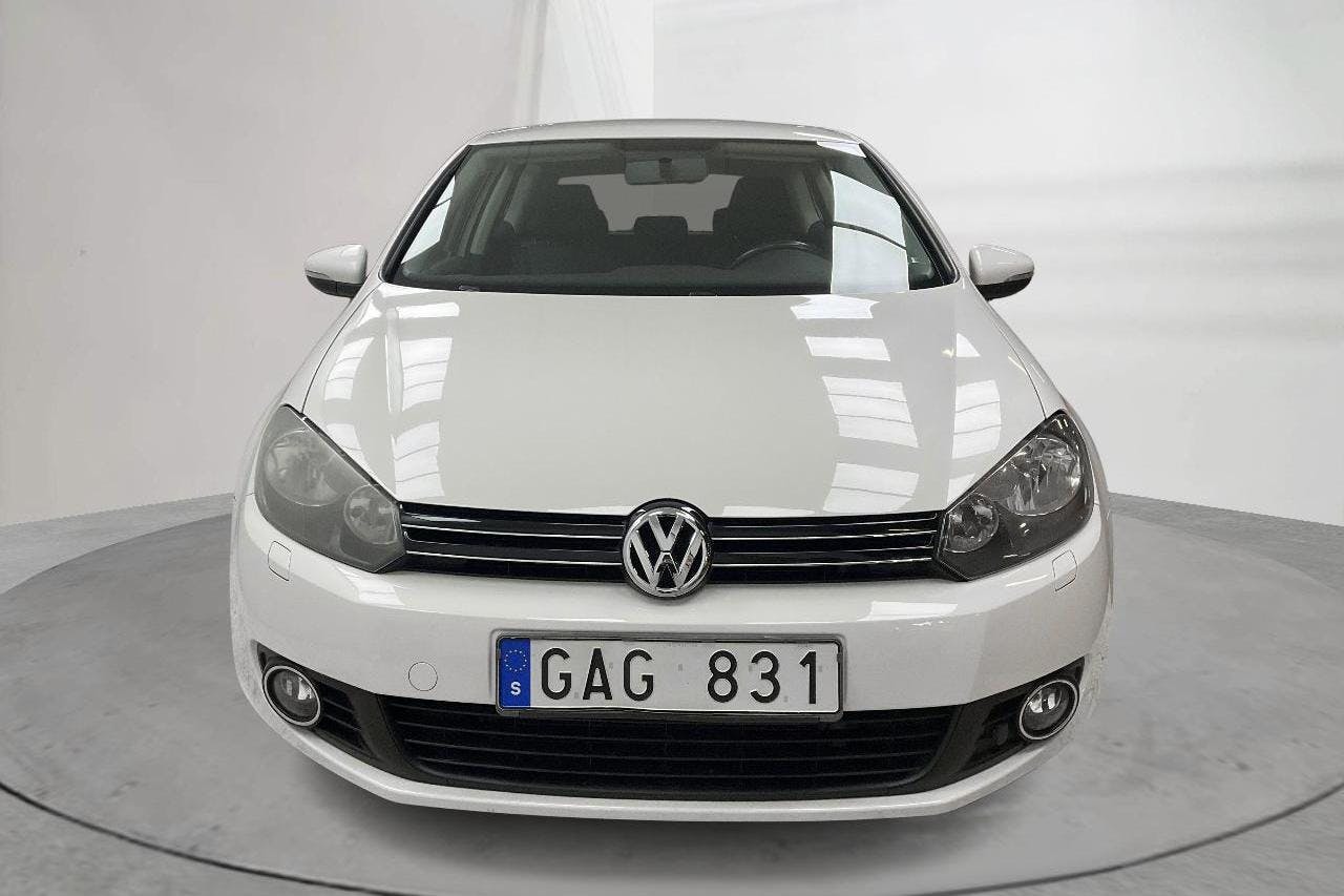 VW Golf VI 1.6 MultiFuel E85 3dr (102hk) - 10 083 mil - Manuell - vit - 2012