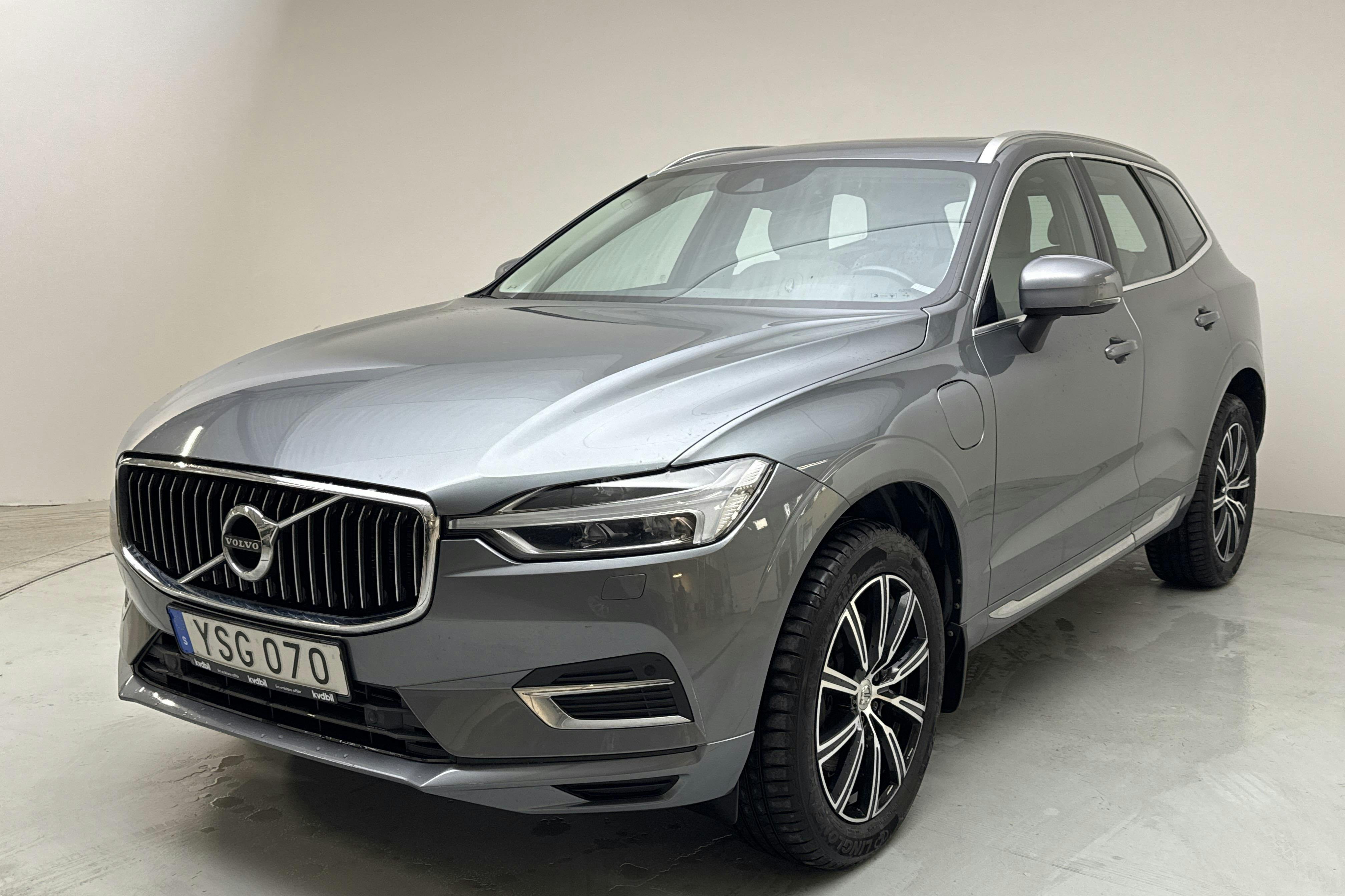 Volvo XC60 T8 AWD Recharge (390hk) - 14 781 mil - Automat - grå - 2019
