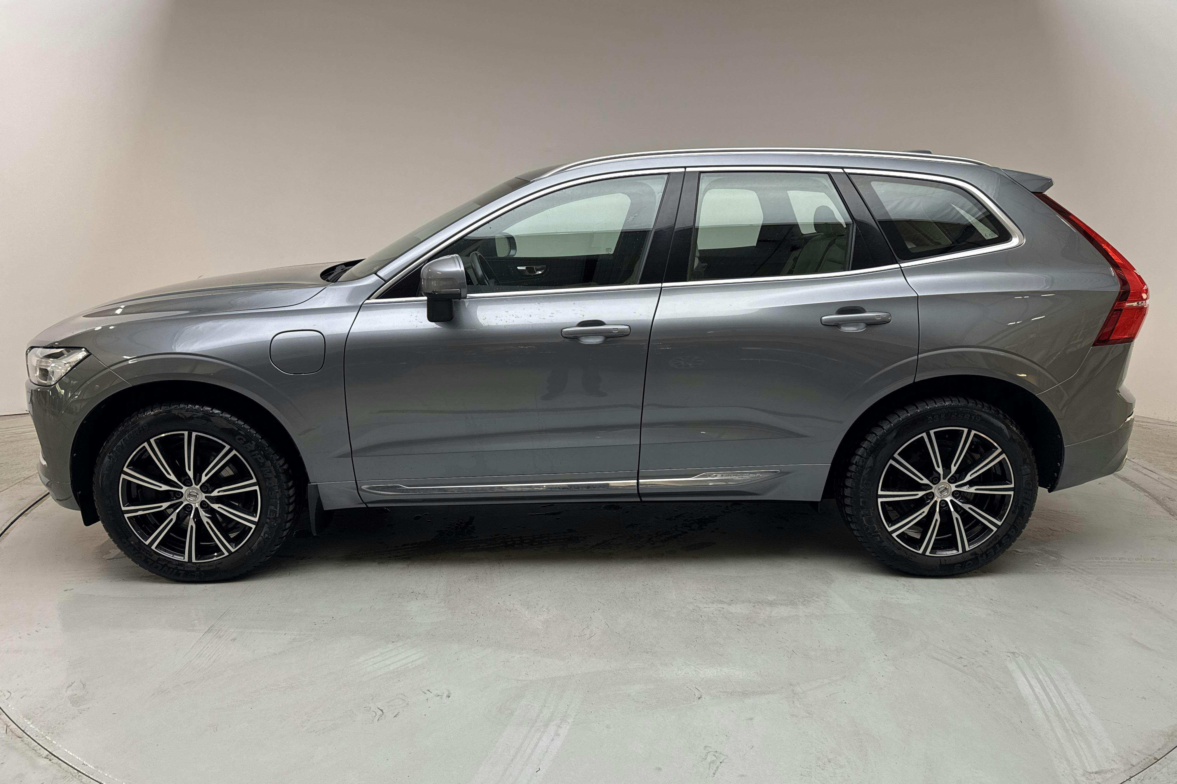Volvo XC60 T8 AWD Recharge (390hk) - 14 781 mil - Automat - grå - 2019