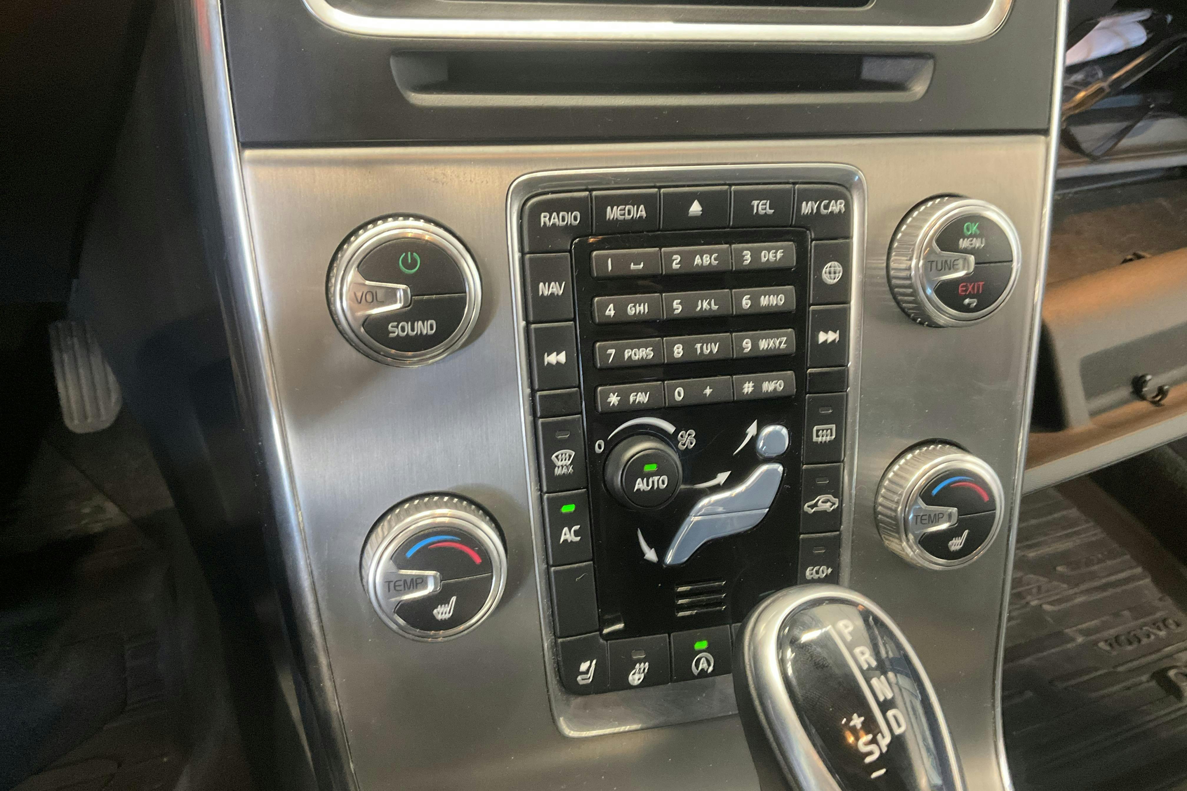 Volvo V60 D4 (190hk) - 19 504 mil - Automat - svart - 2018