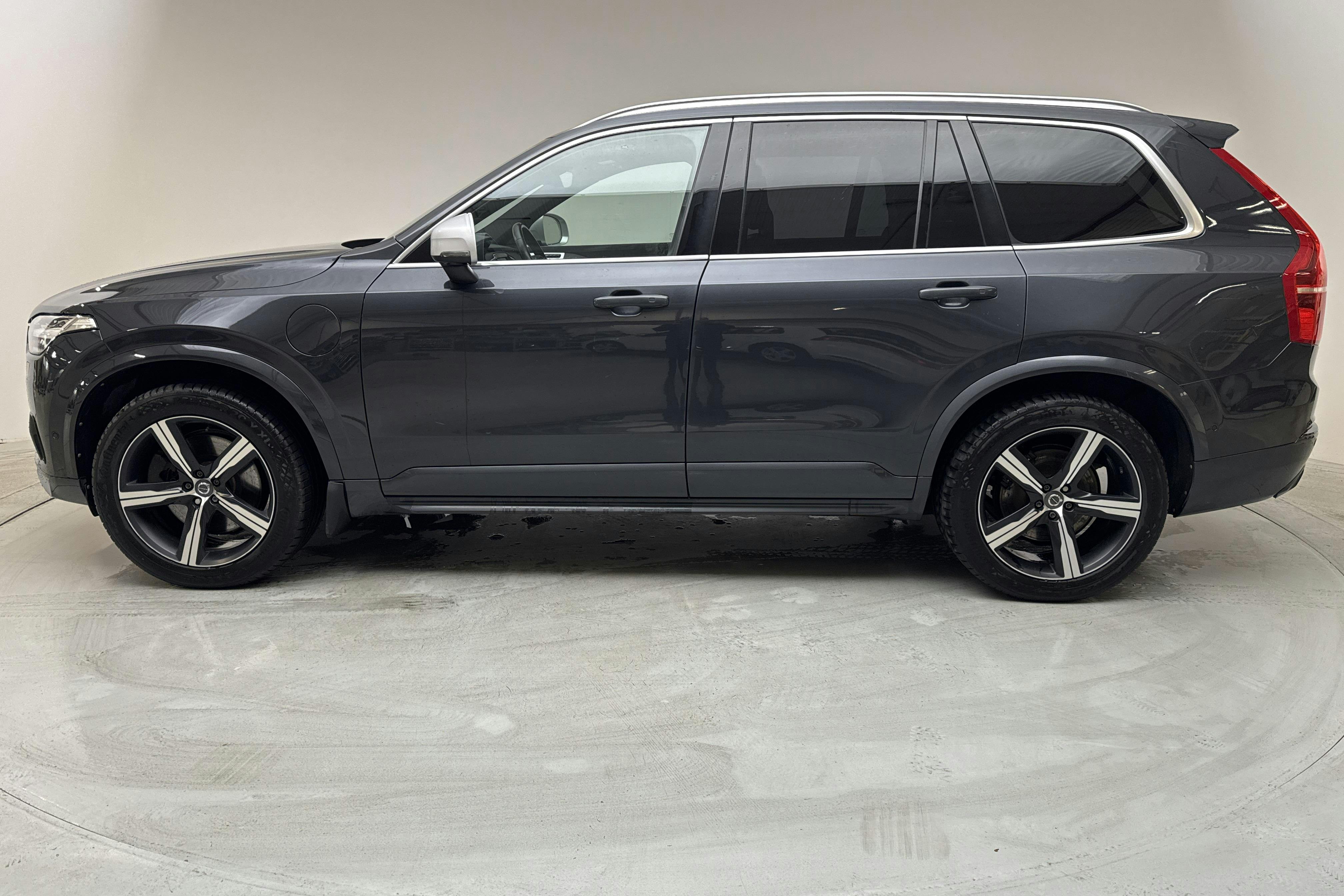 Volvo XC90 T8 AWD Twin Engine (400hk) - 27 486 mil - Automat - grå - 2016
