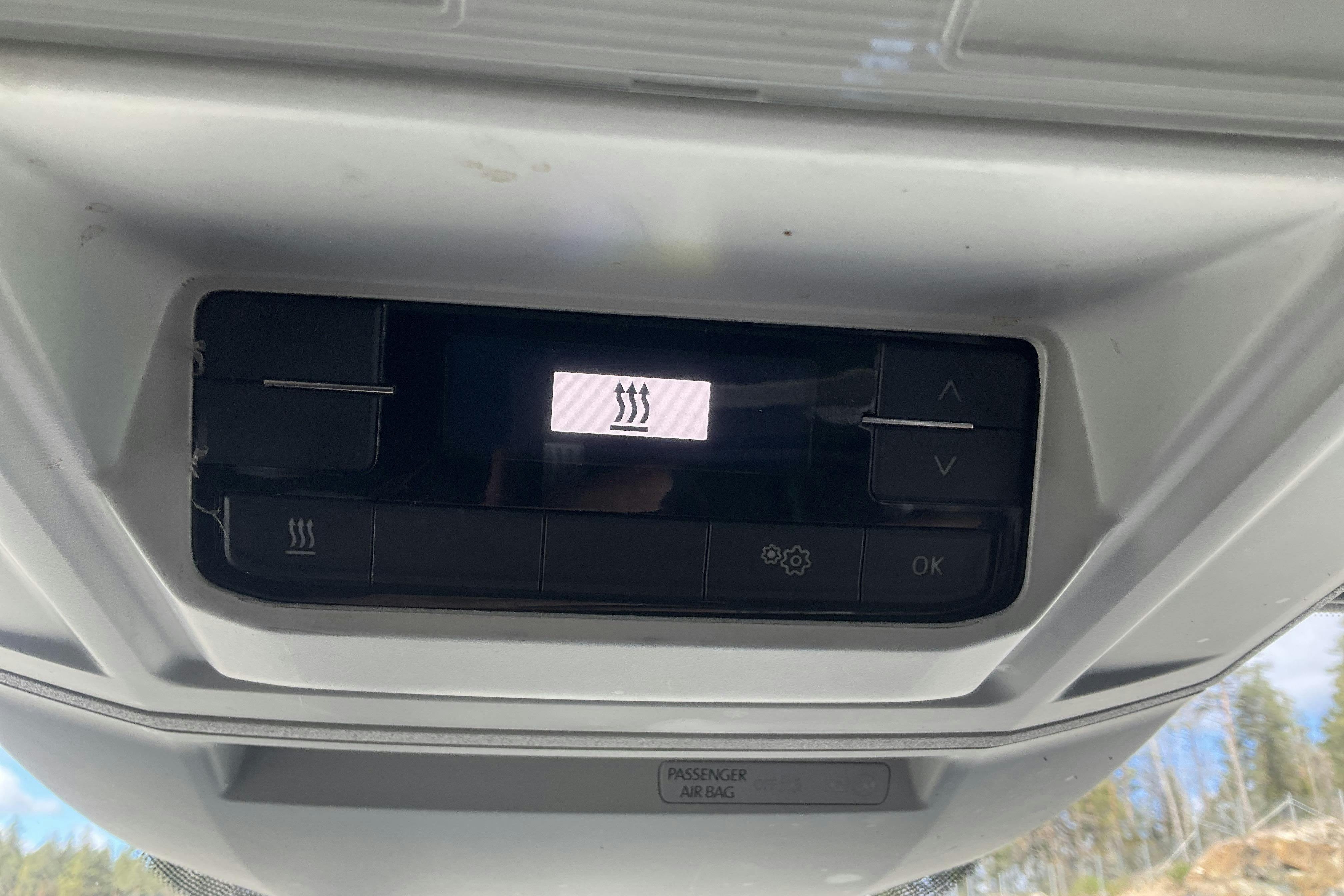 VW Crafter 35 2.0 TDI (177hk) - 18 009 mil - Automat - vit - 2019