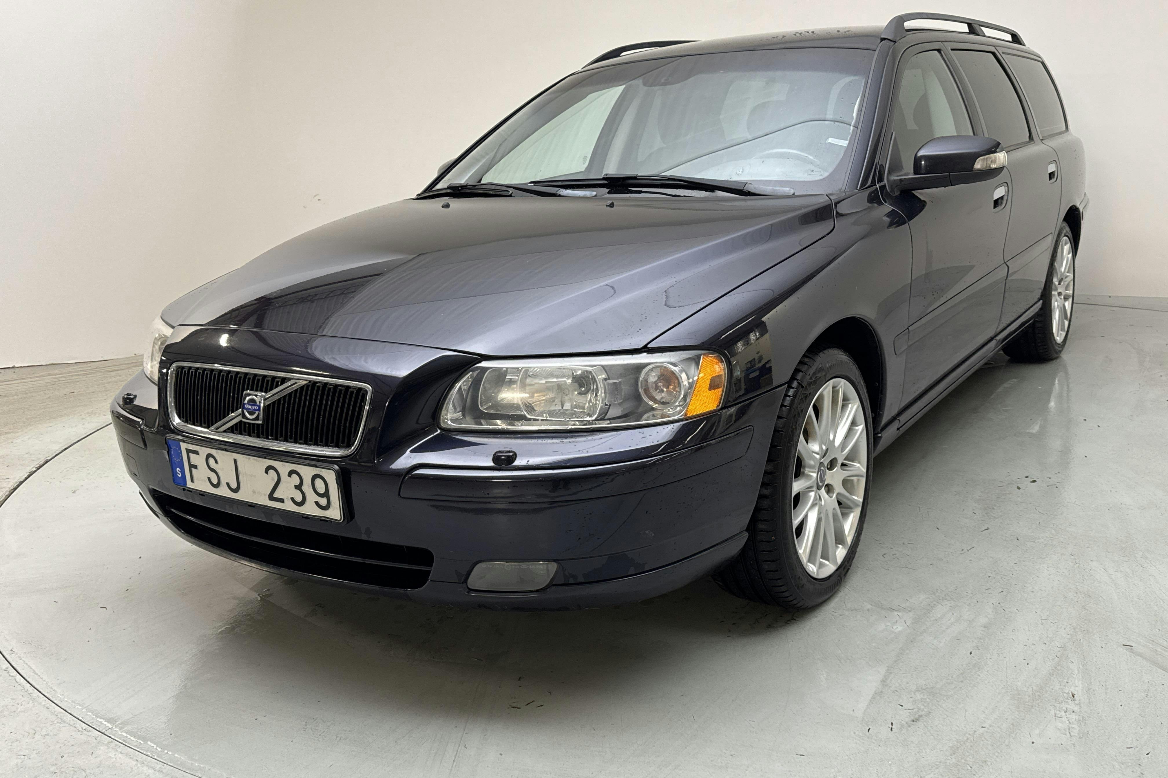 Volvo V70 2.4 (170hk) - 263 270 km - Automatic - Dark Blue - 2008