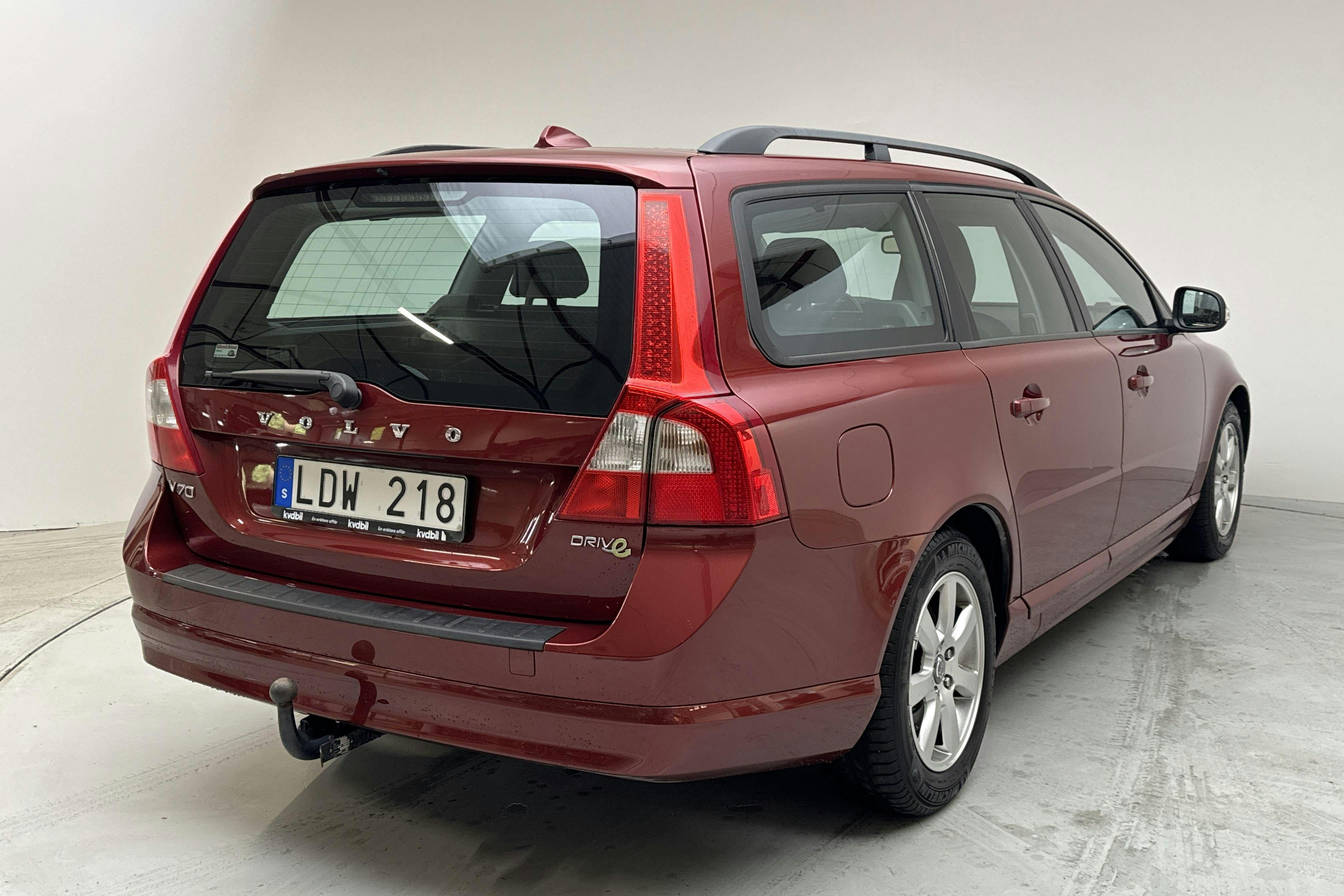 Volvo V70 II 1.6D DRIVe (109hk) - 15 121 mil - Manuell - röd - 2011