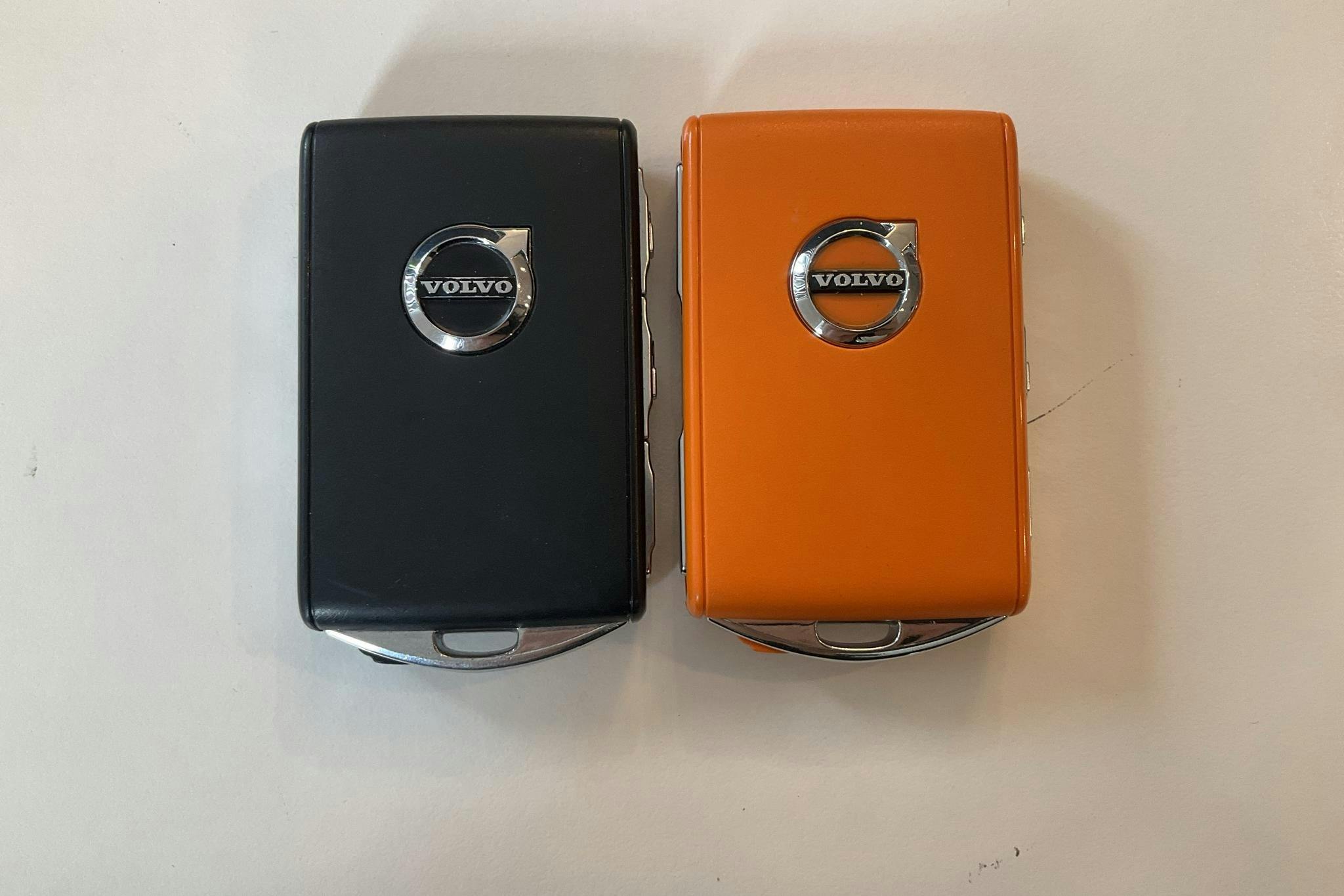 Volvo XC40 P6 Recharge (231hk) - 5 868 mil - Automat - vit - 2023
