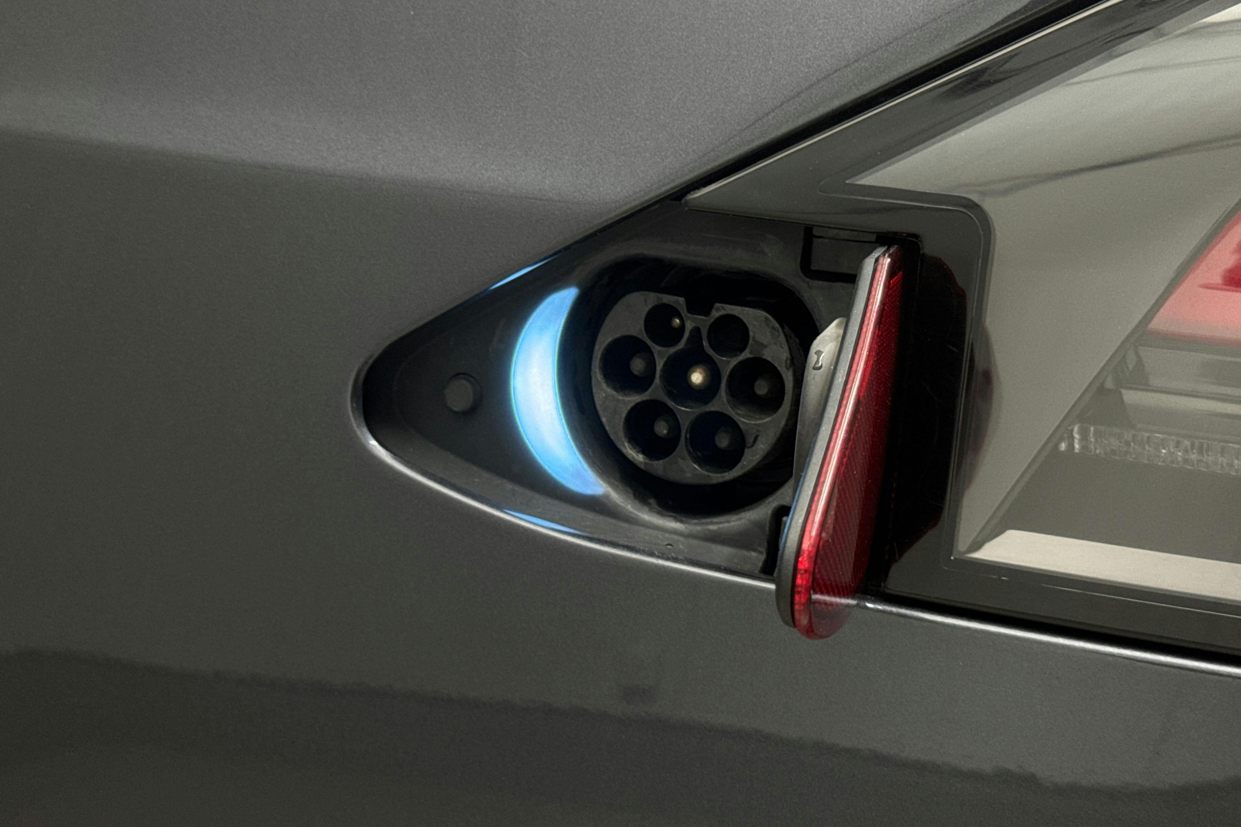 Tesla Model X 75D - 11 951 mil - Automat - Dark Grey - 2017