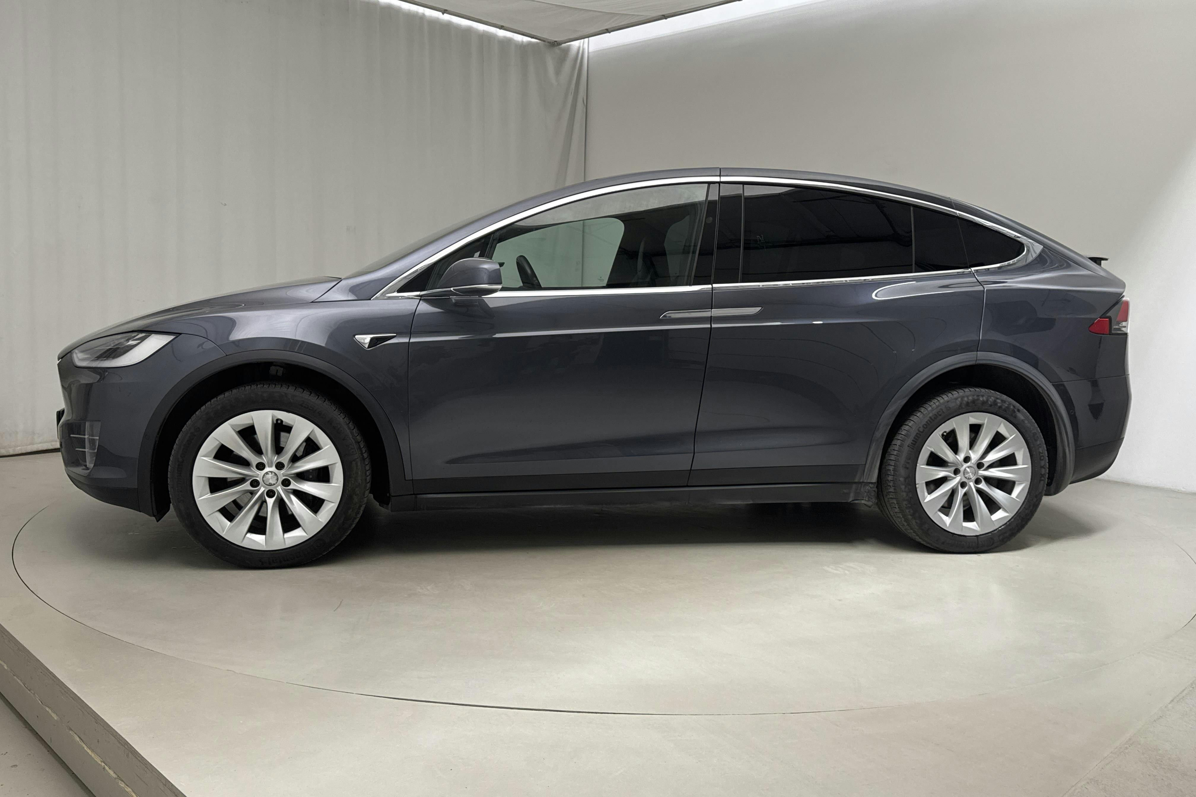 Tesla Model X 75D - 11 951 mil - Automat - Dark Grey - 2017