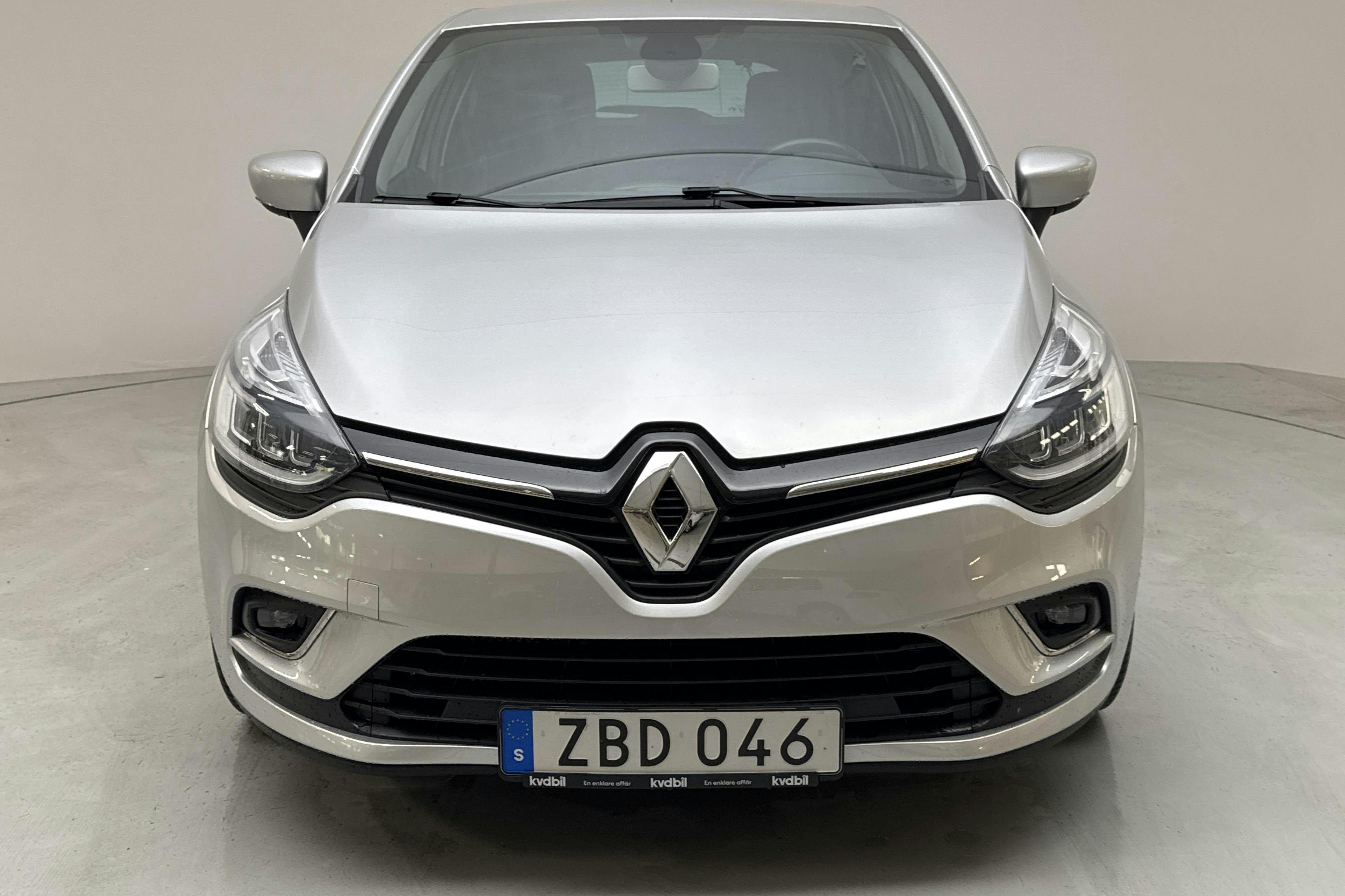 Renault Clio IV 0.9 TCe 90 5dr (90hk) - 4 329 mil - Manuell - silver - 2018