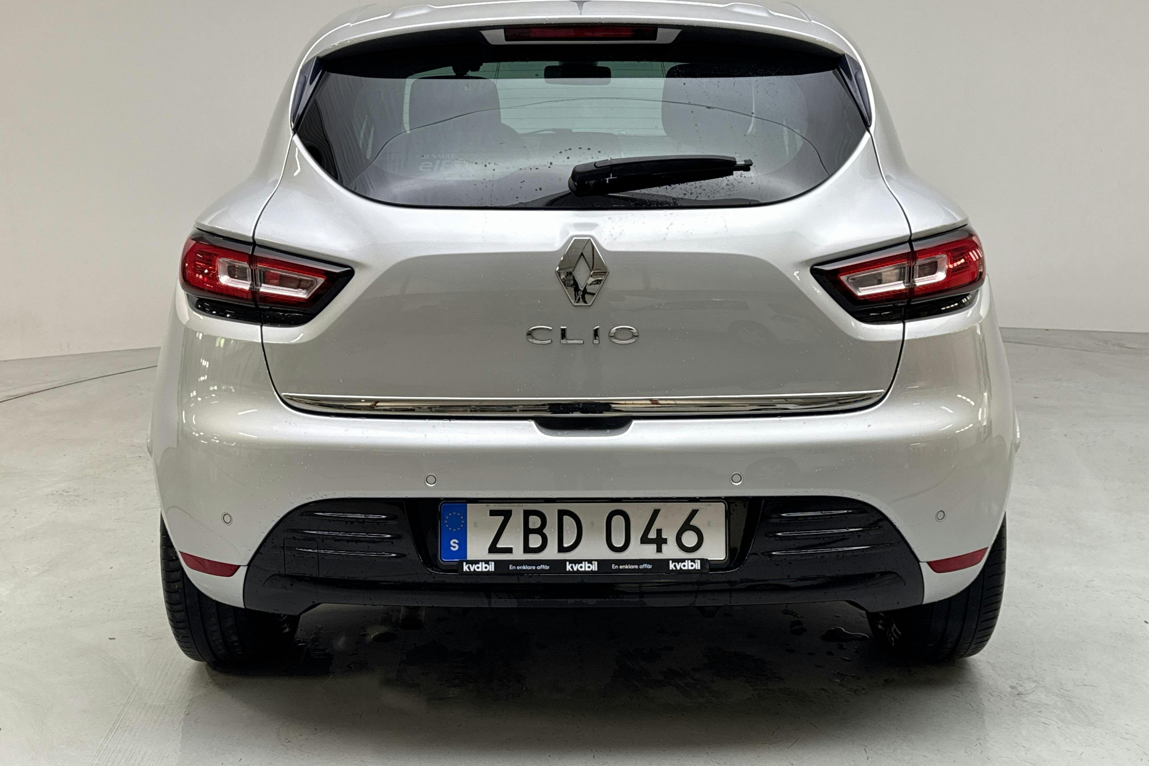 Renault Clio IV 0.9 TCe 90 5dr (90hk) - 4 329 mil - Manuell - silver - 2018