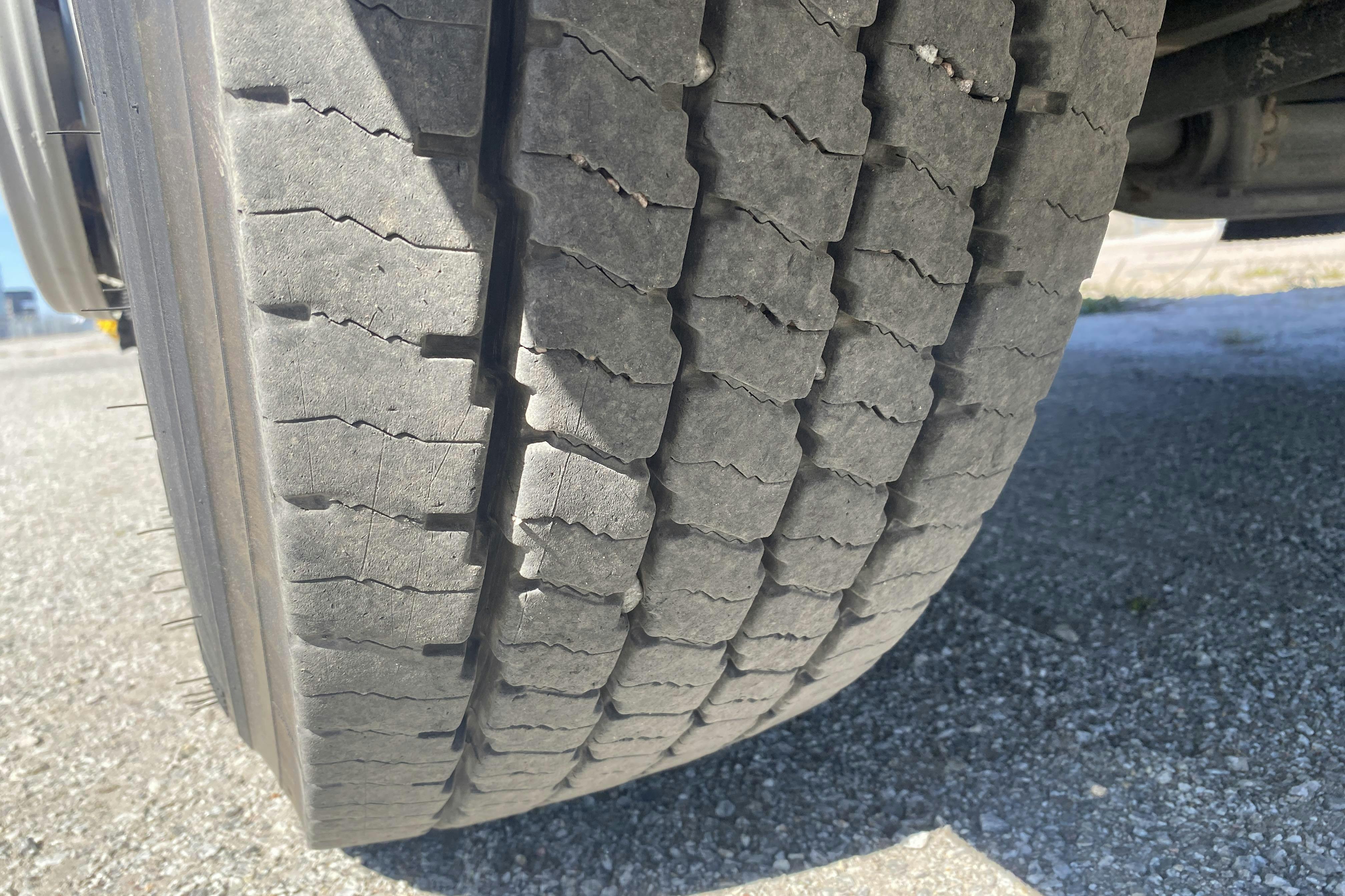 Volvo FM410 - 83 662 km - Automat - gul - 2014