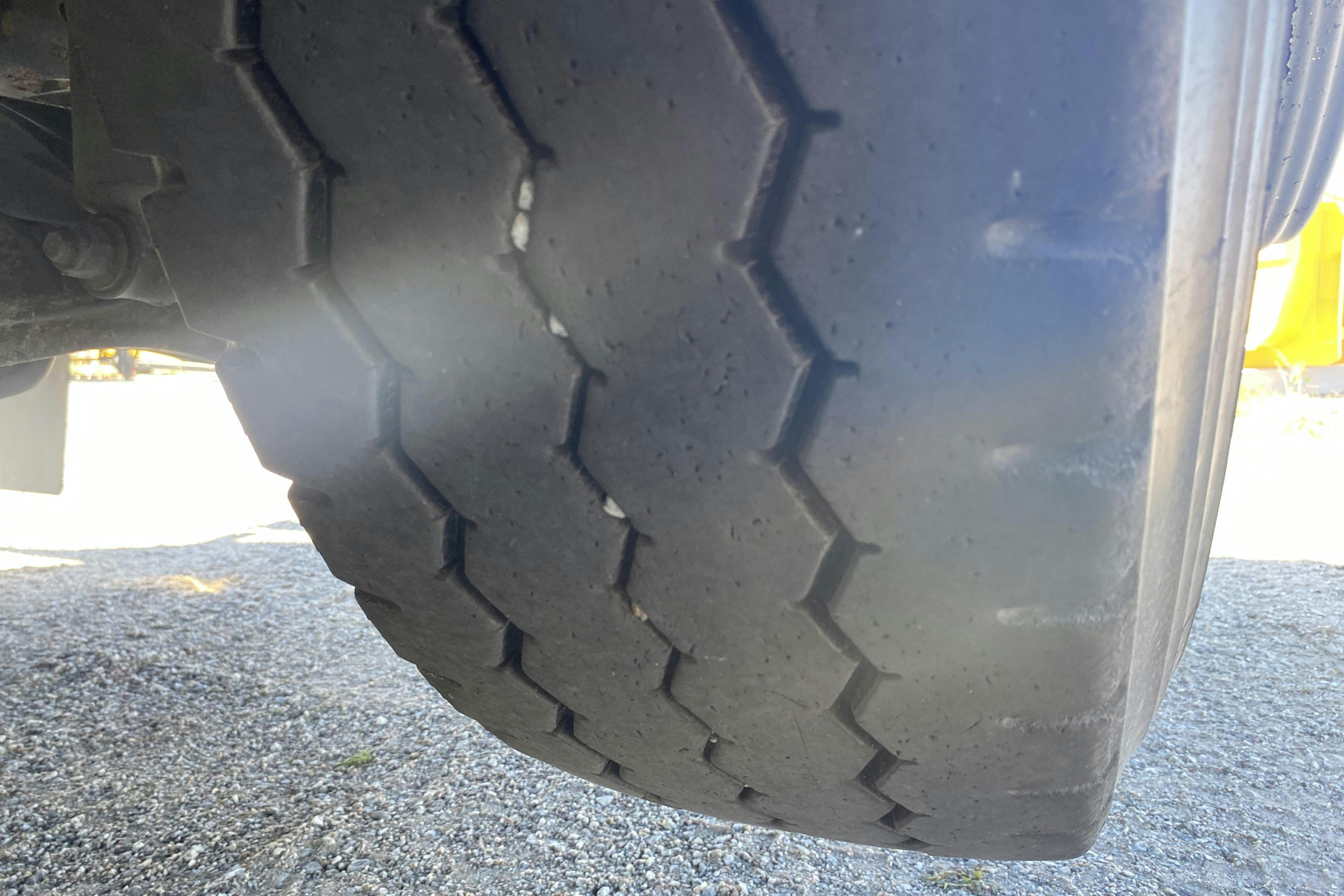 Volvo FM410 - 83 662 km - Automat - gul - 2014