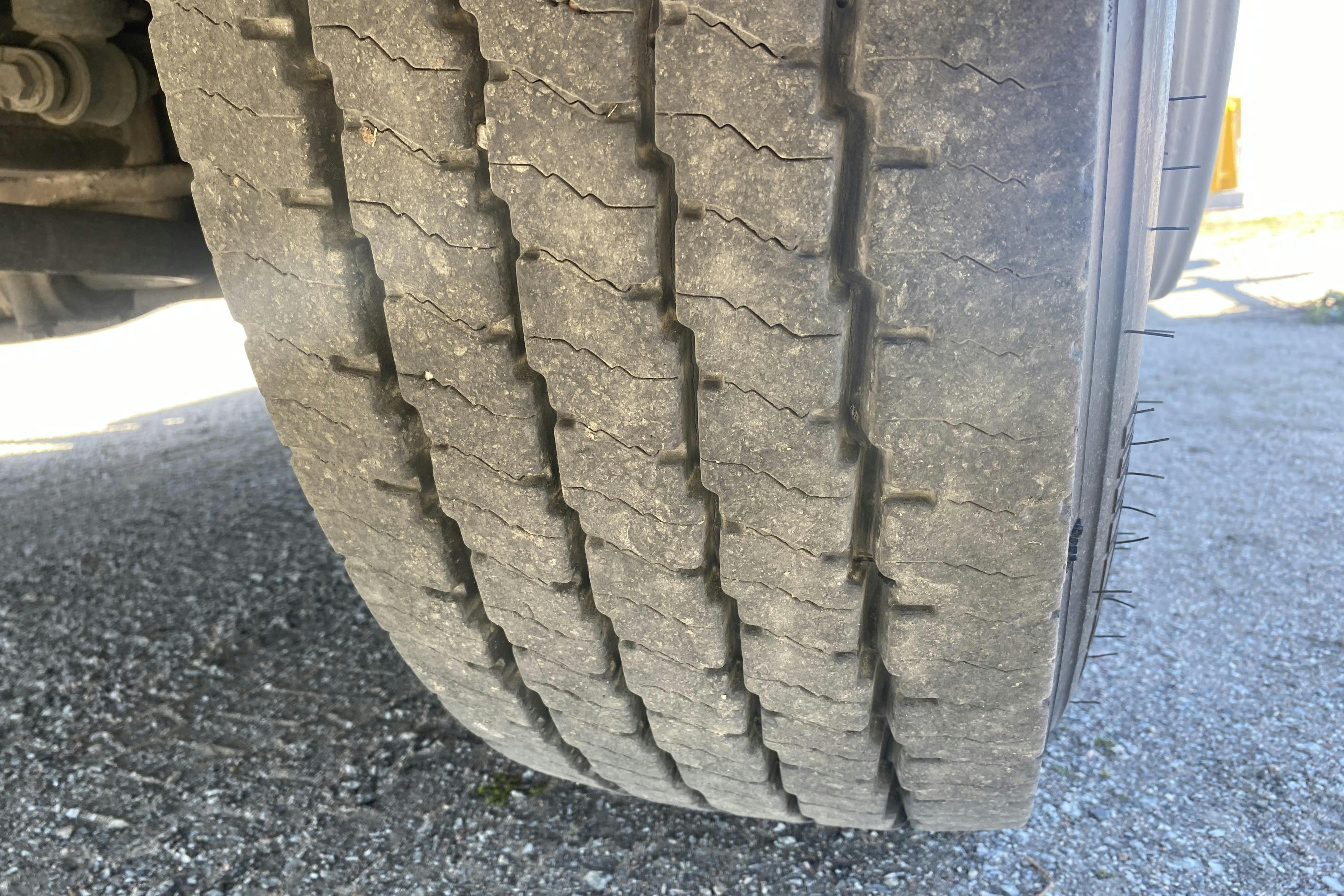 Volvo FM410 - 83 662 km - Automat - gul - 2014