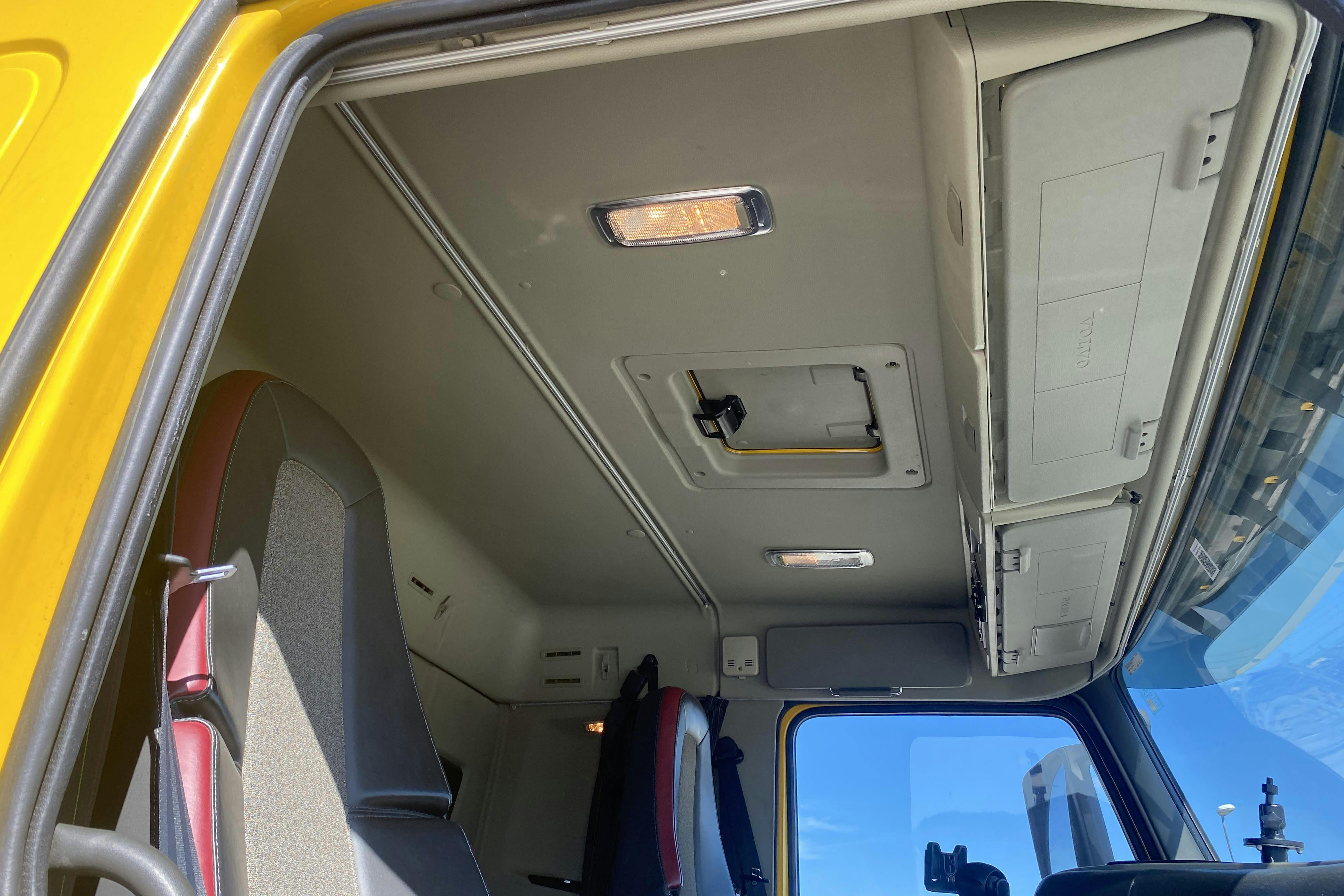 Volvo FM410 - 83 662 km - Automat - gul - 2014