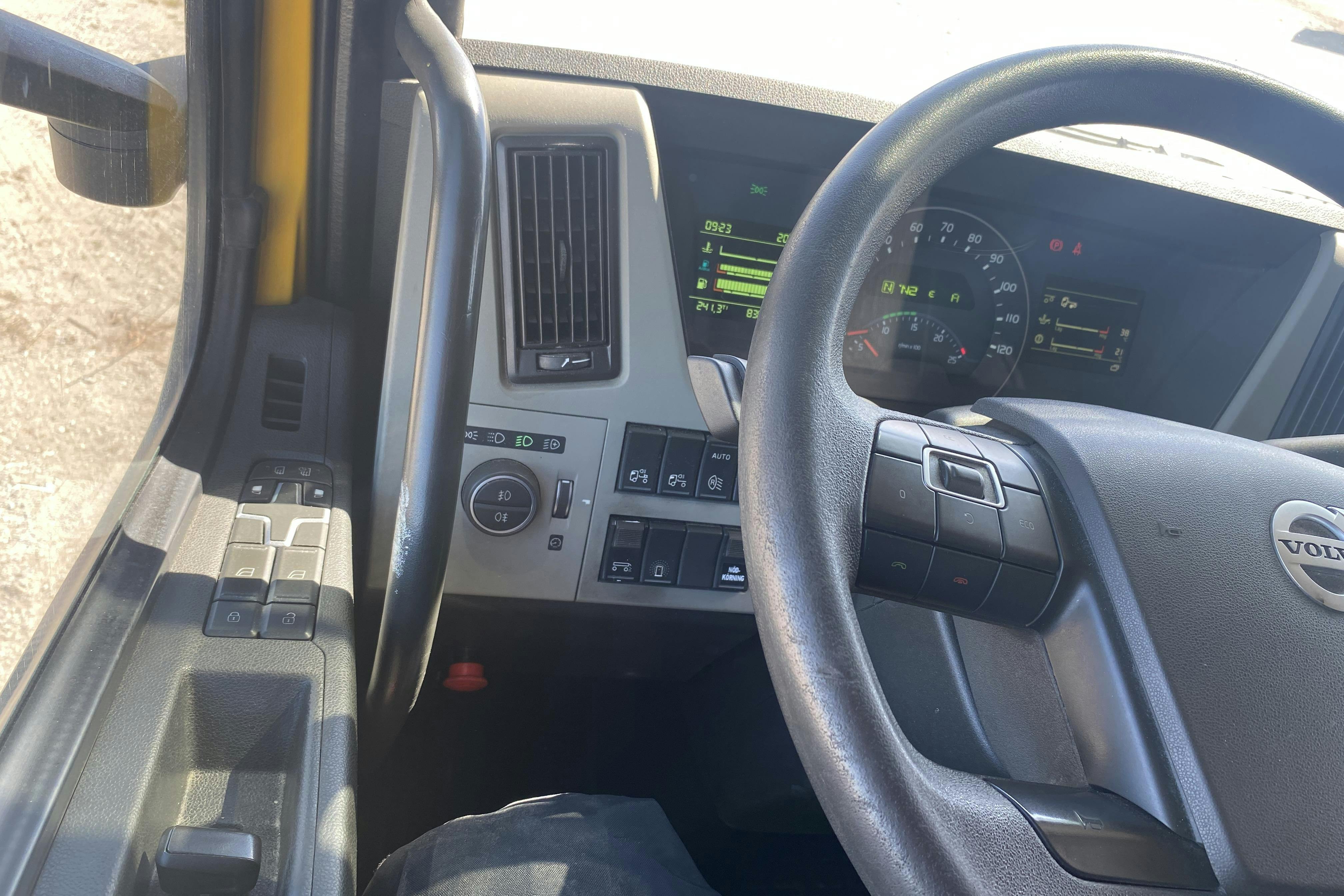 Volvo FM410 - 83 662 km - Automat - gul - 2014