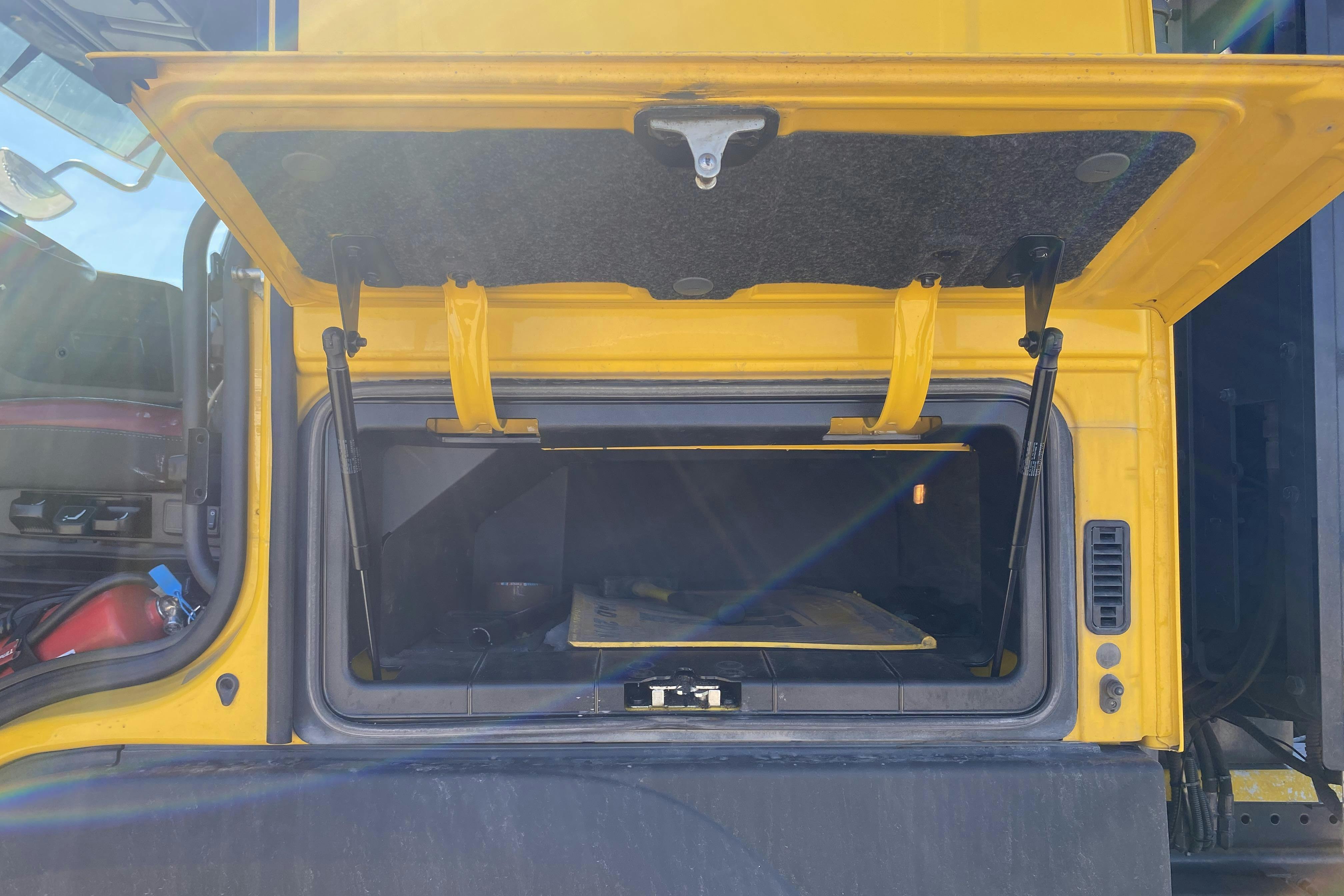Volvo FM410 - 83 662 km - Automat - gul - 2014