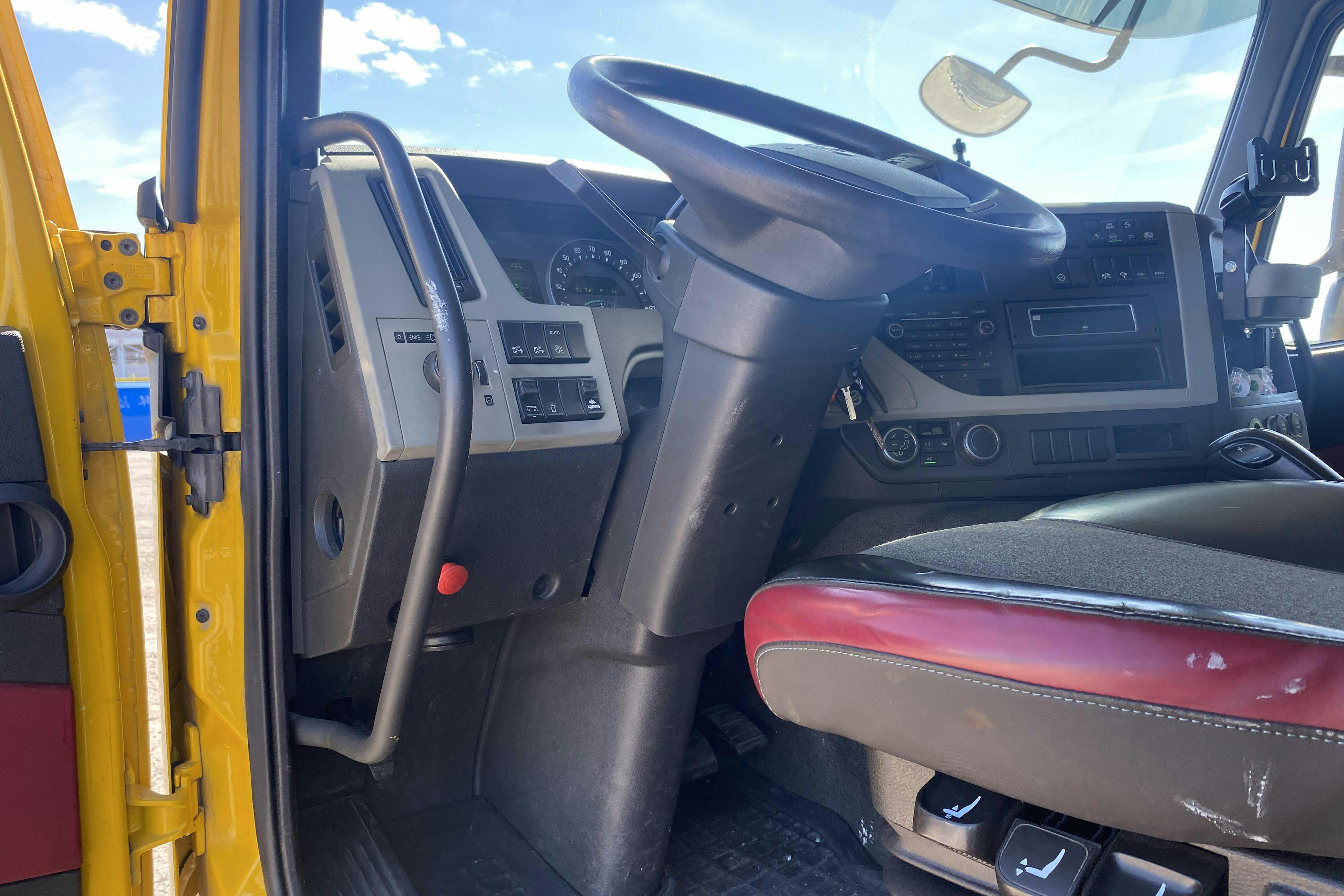 Volvo FM410 - 83 662 km - Automat - gul - 2014