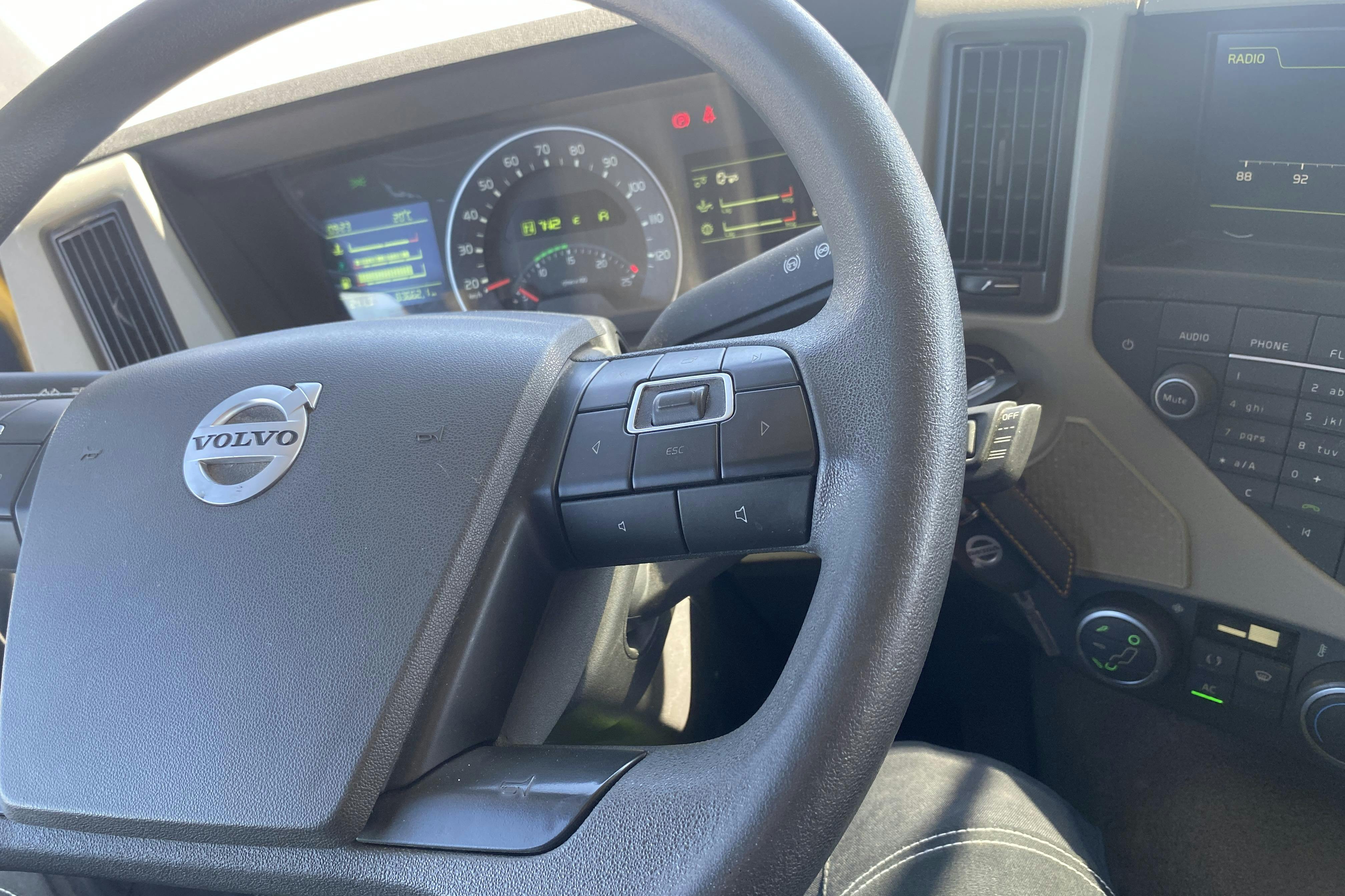 Volvo FM410 - 83 662 km - Automat - gul - 2014
