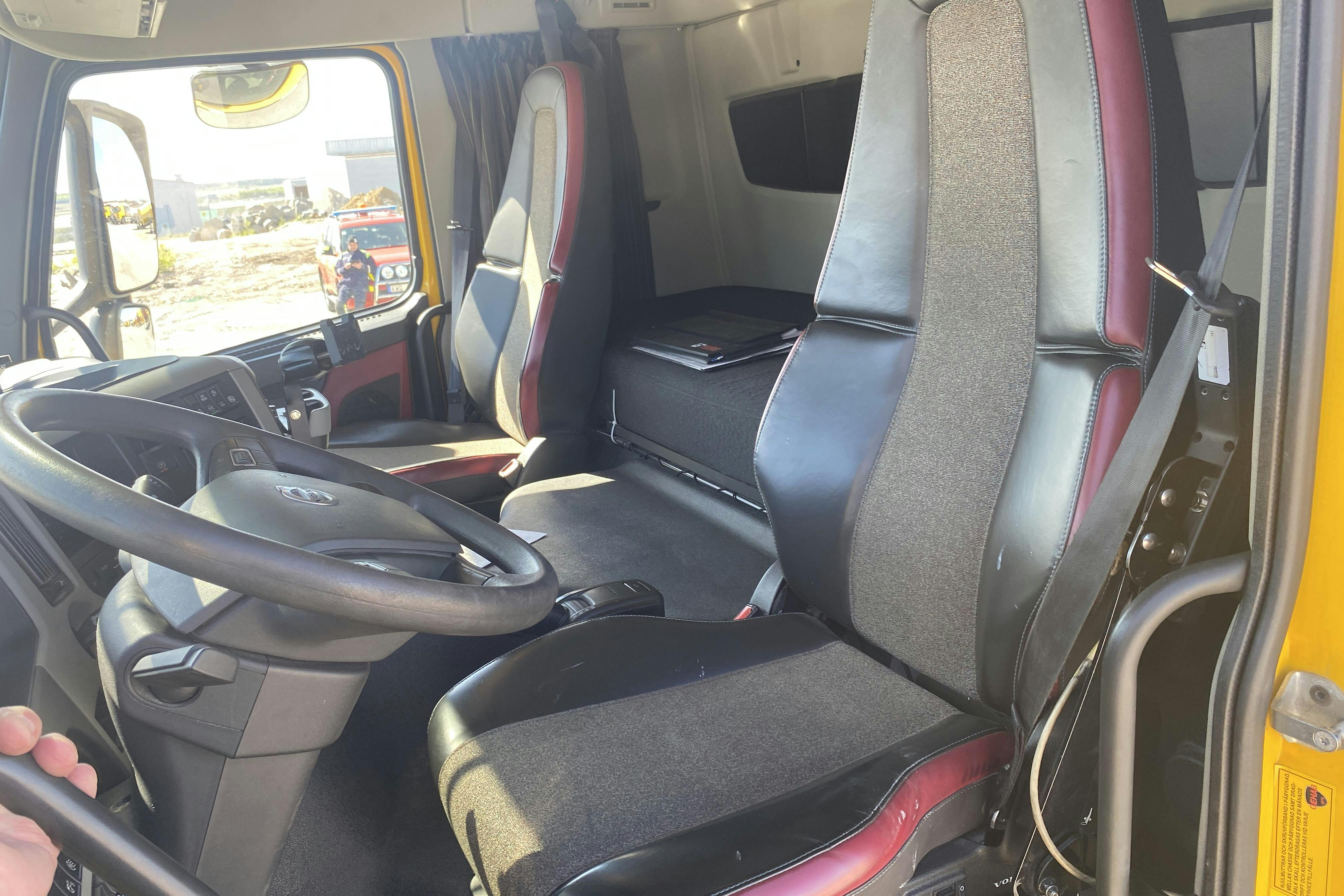 Volvo FM410 - 83 662 km - Automat - gul - 2014
