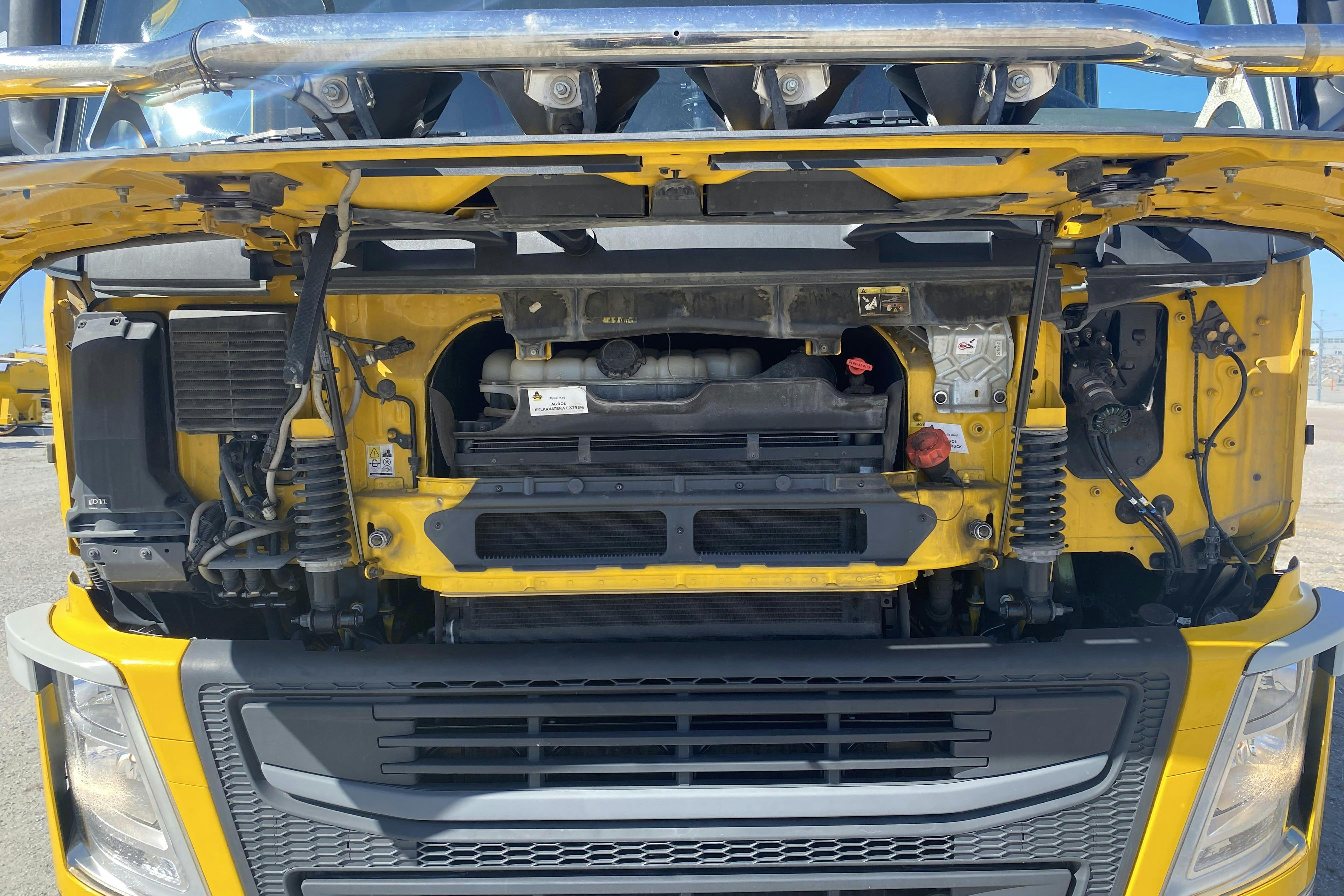 Volvo FM410 - 83 662 km - Automat - gul - 2014