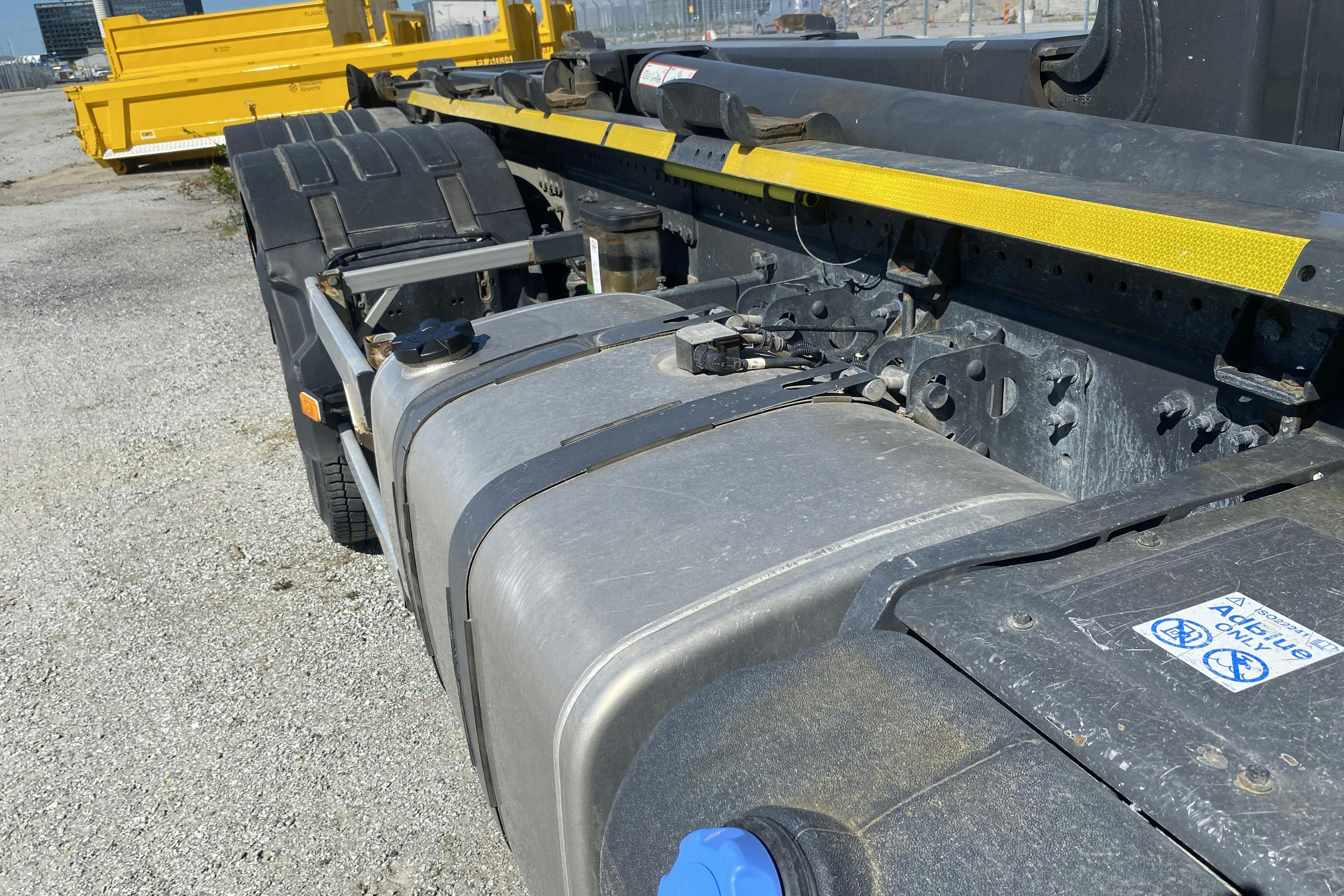 Volvo FM410 - 83 662 km - Automat - gul - 2014