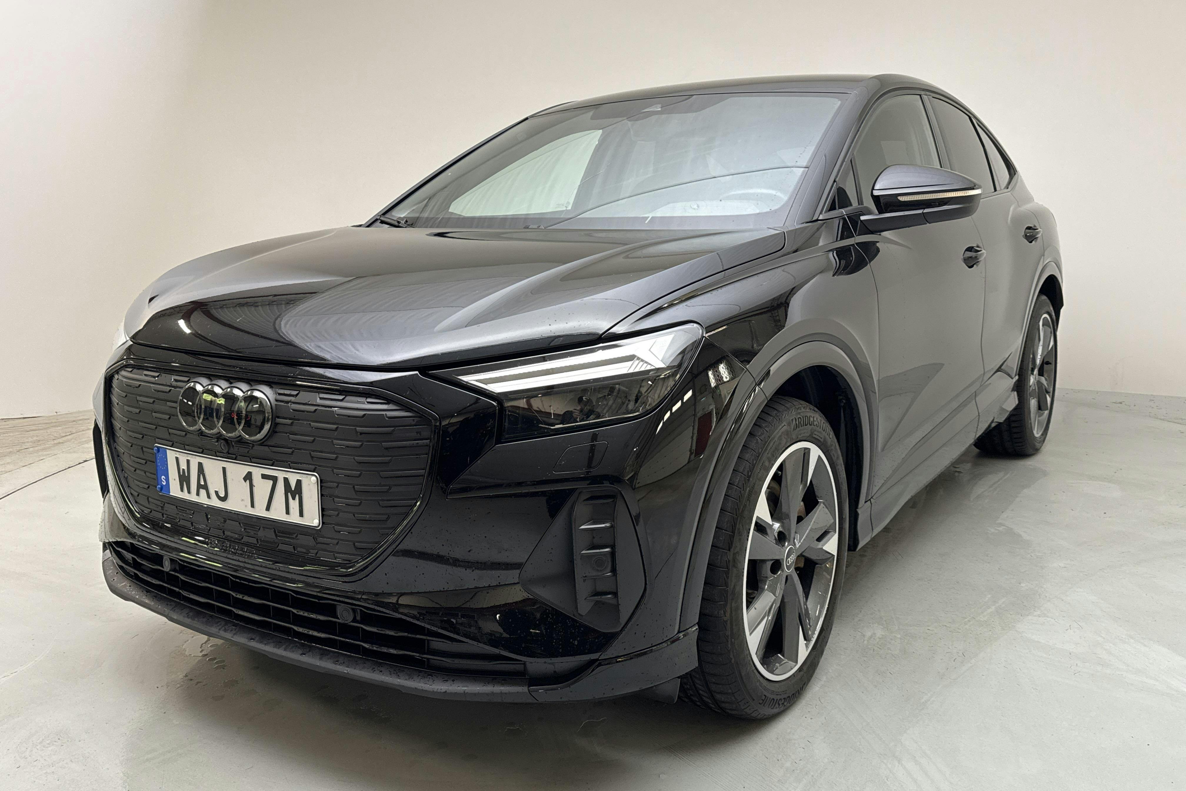 Audi Q4 40 e-tron 77 kWh (204hk) - 32 890 km - Automaattinen - musta - 2023