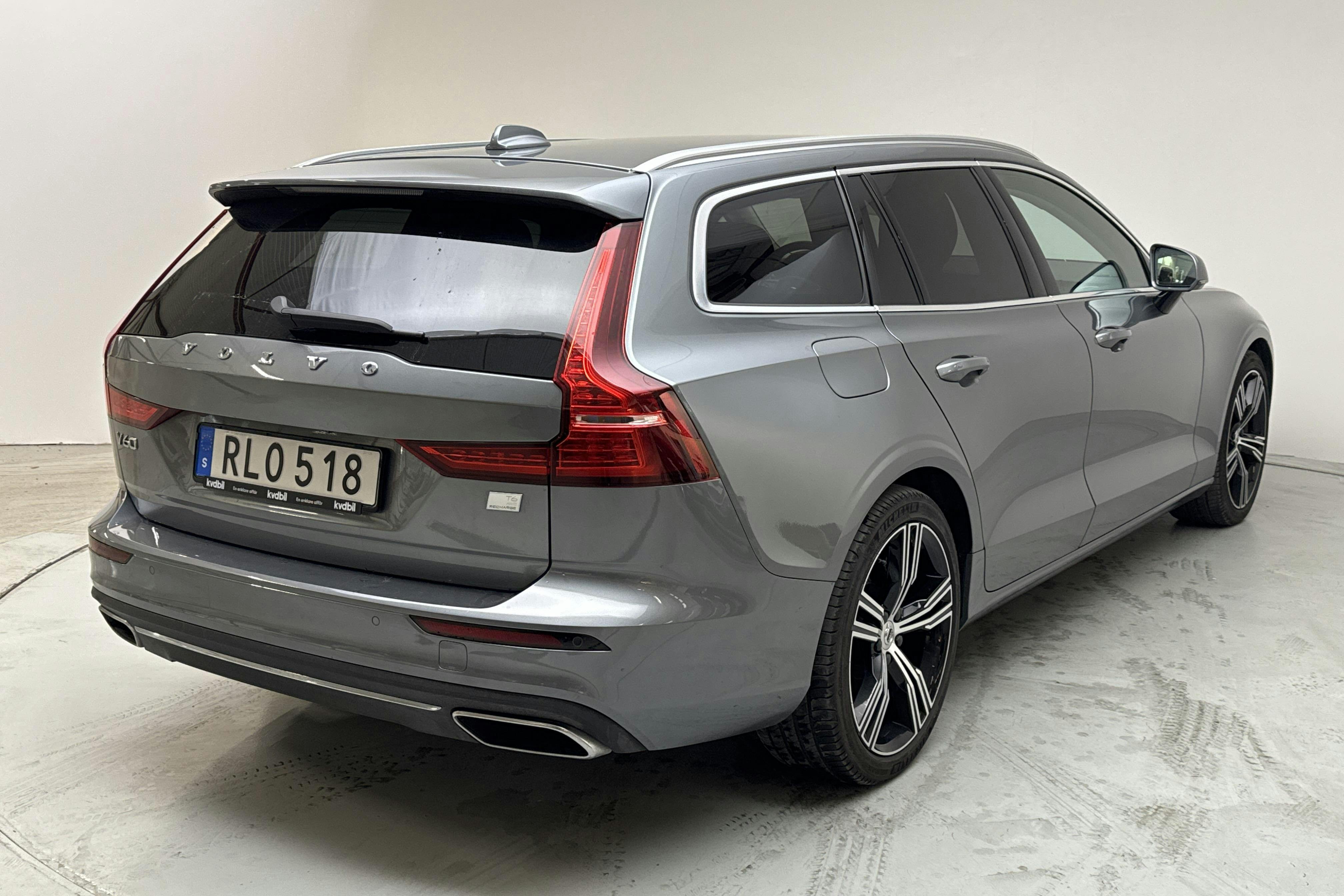 Volvo V60 T6 AWD Twin Engine (340hk) - 4 443 mil - Automat - grå - 2021