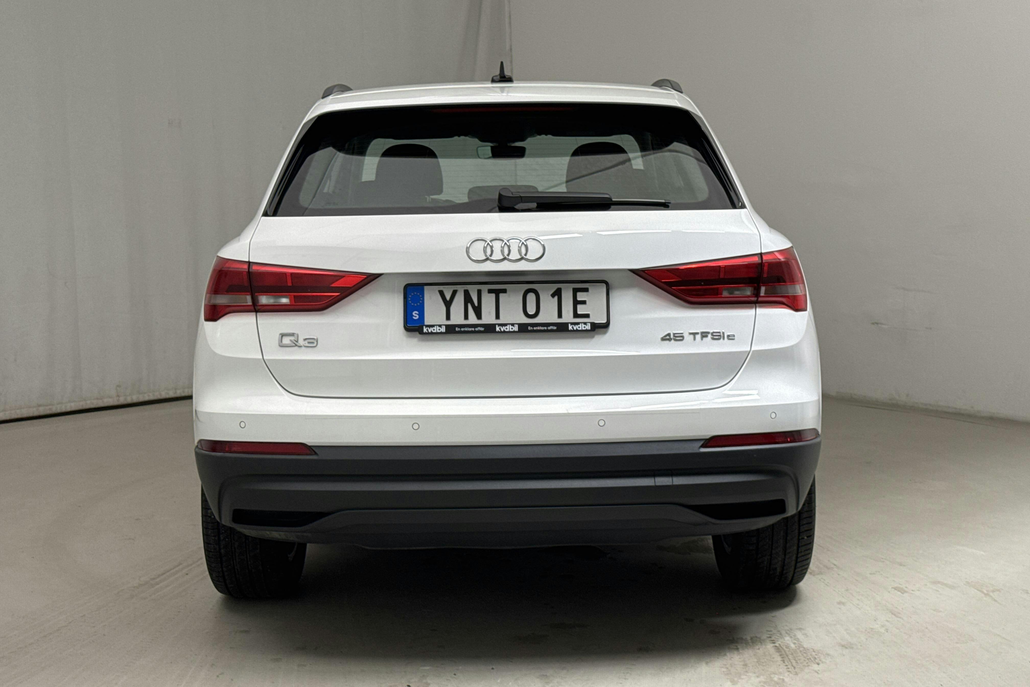 Audi Q3 45 TFSI e (245hk) - 4 506 mil - Automat - vit - 2022