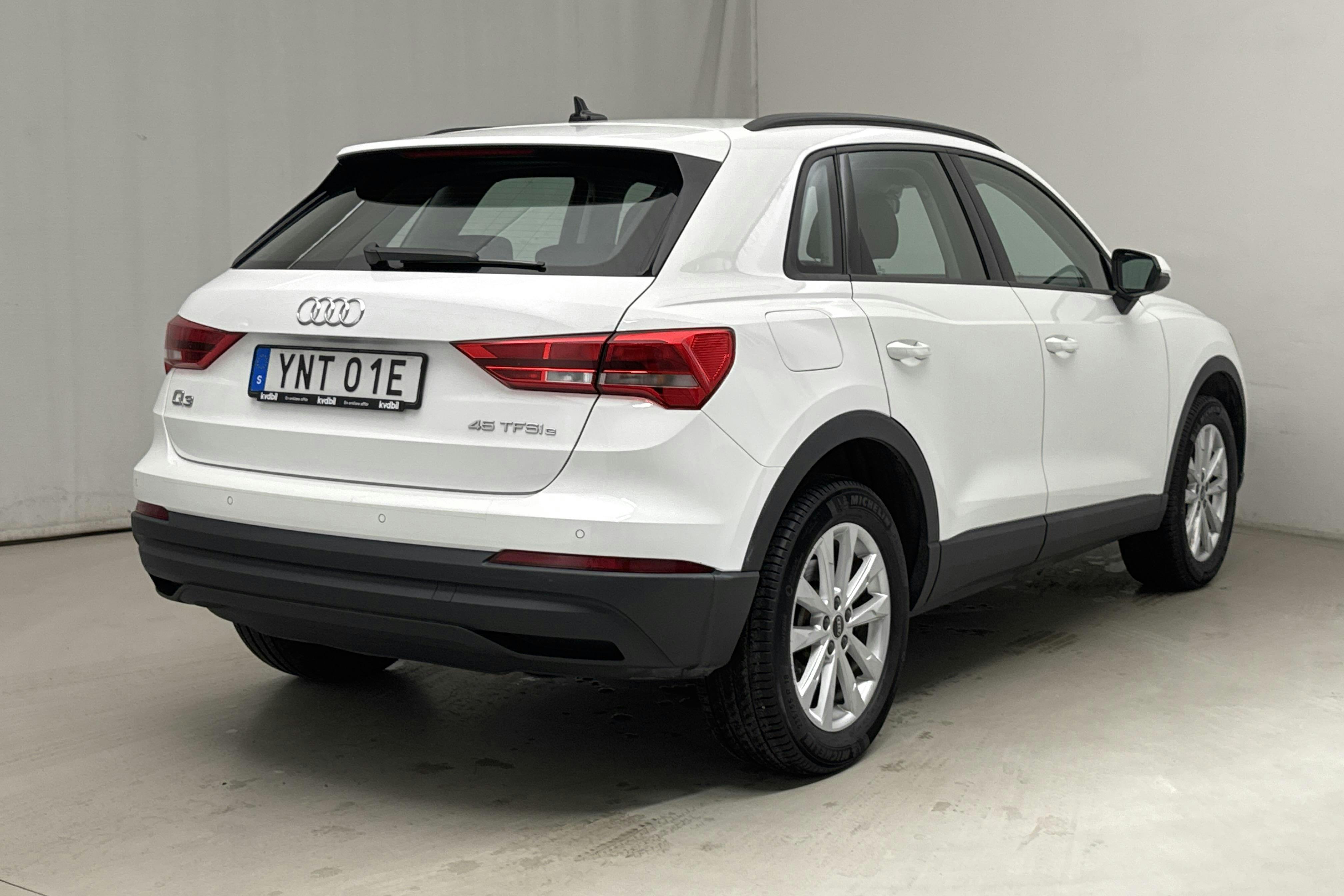 Audi Q3 45 TFSI e (245hk) - 4 506 mil - Automat - vit - 2022