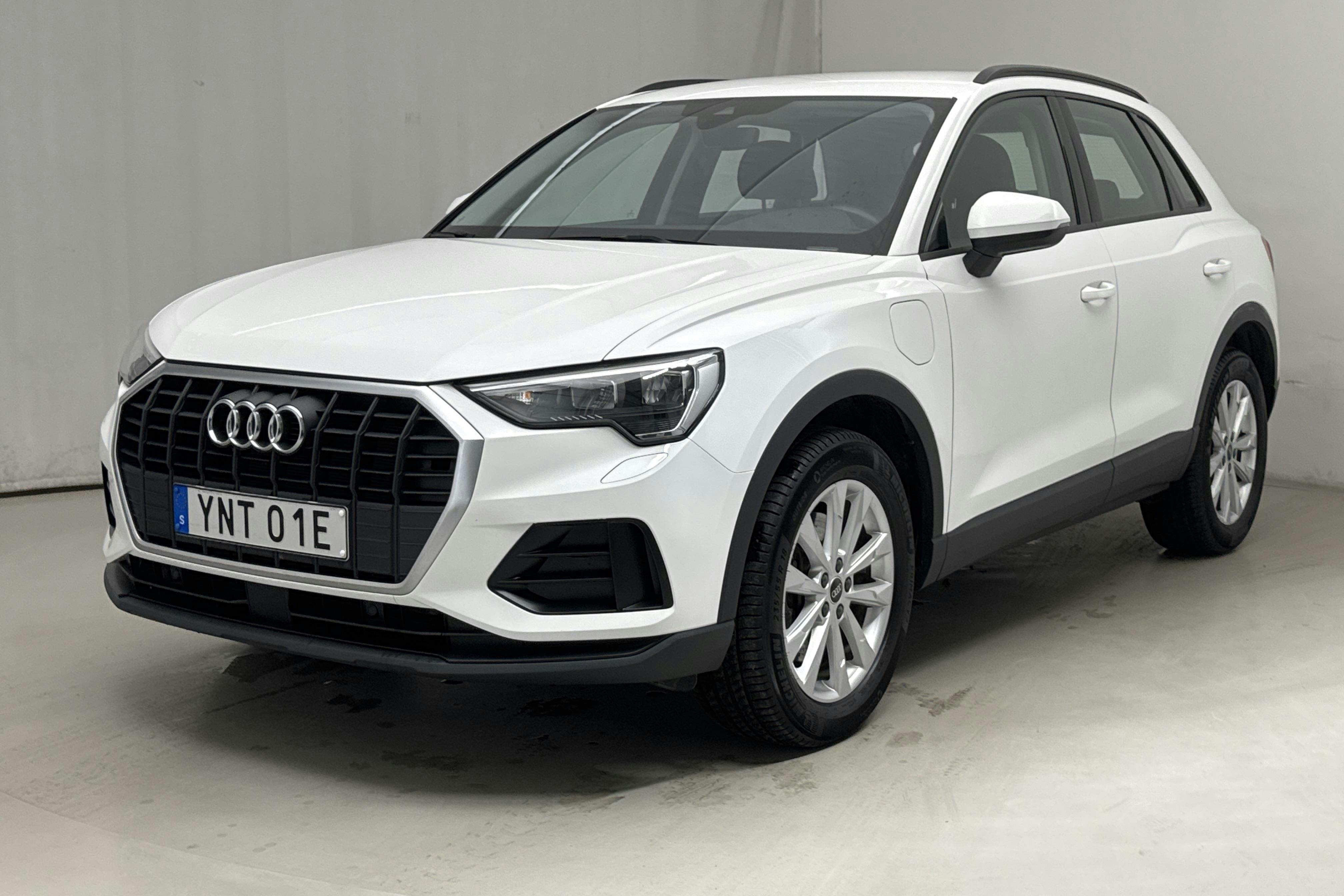 Audi Q3 45 TFSI e (245hk) - 4 506 mil - Automat - vit - 2022