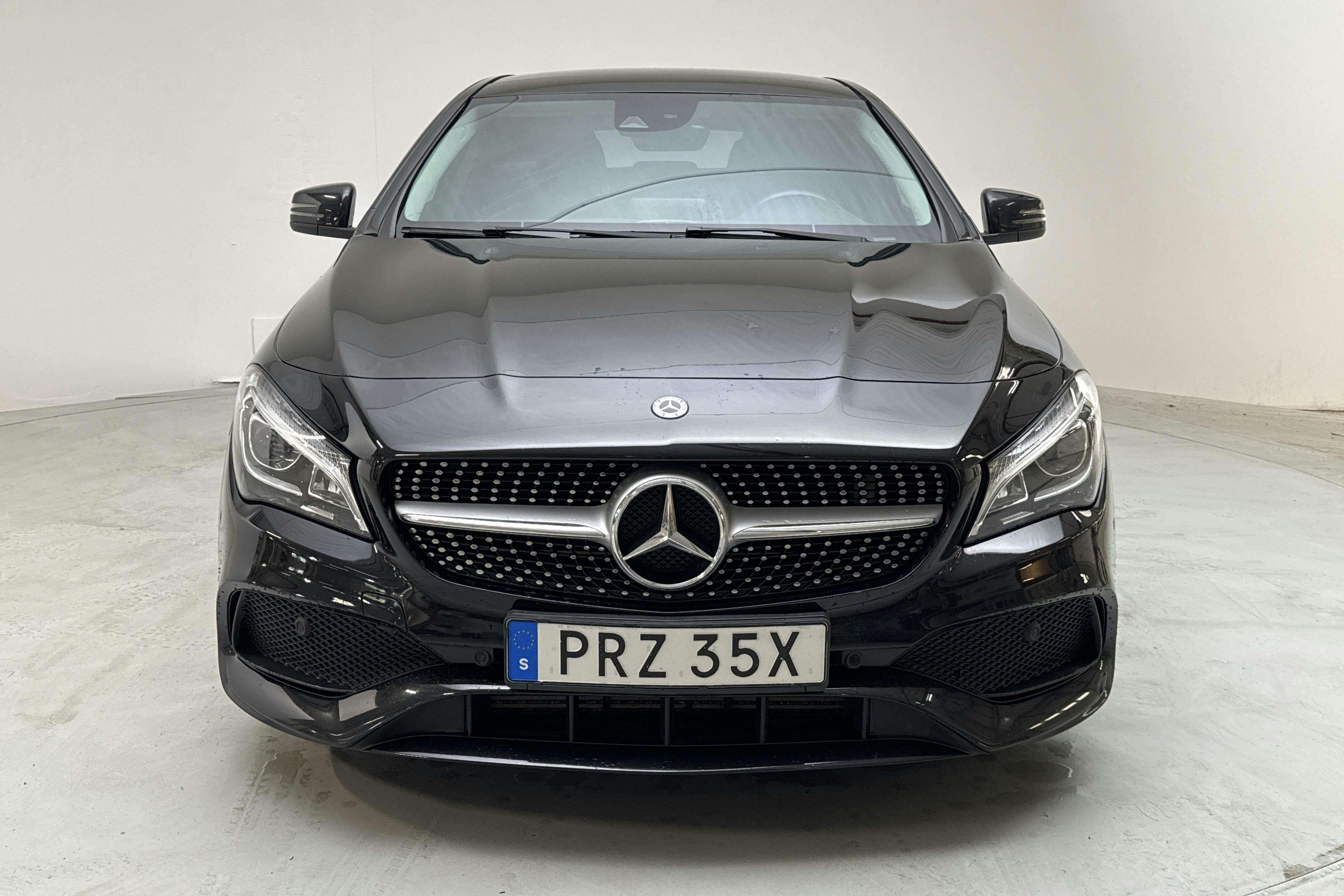 Mercedes CLA 180 Shooting Brake X117 (122hk) - 11 233 mil - Automat - svart - 2019