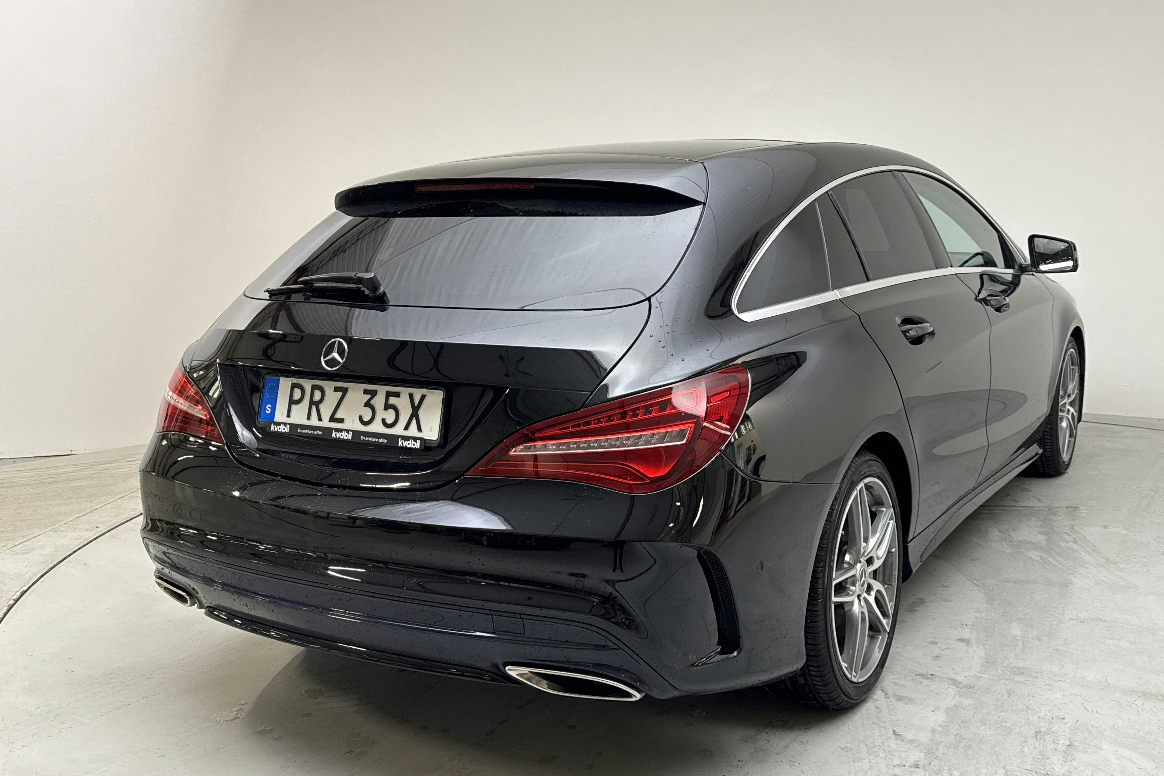 Mercedes CLA 180 Shooting Brake X117 (122hk) - 11 233 mil - Automat - svart - 2019