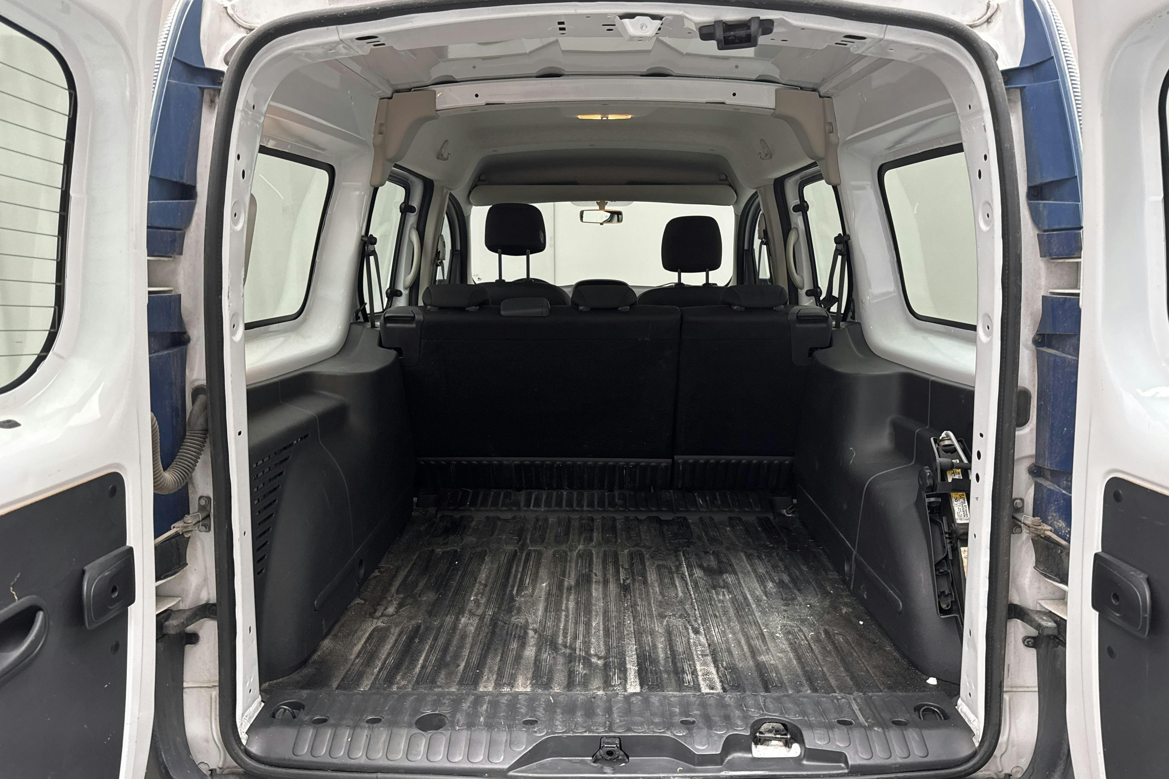 Renault Kangoo II Z.E. 22 kWh Maxi (60hk) - 2 823 mil - Automat - vit - 2014
