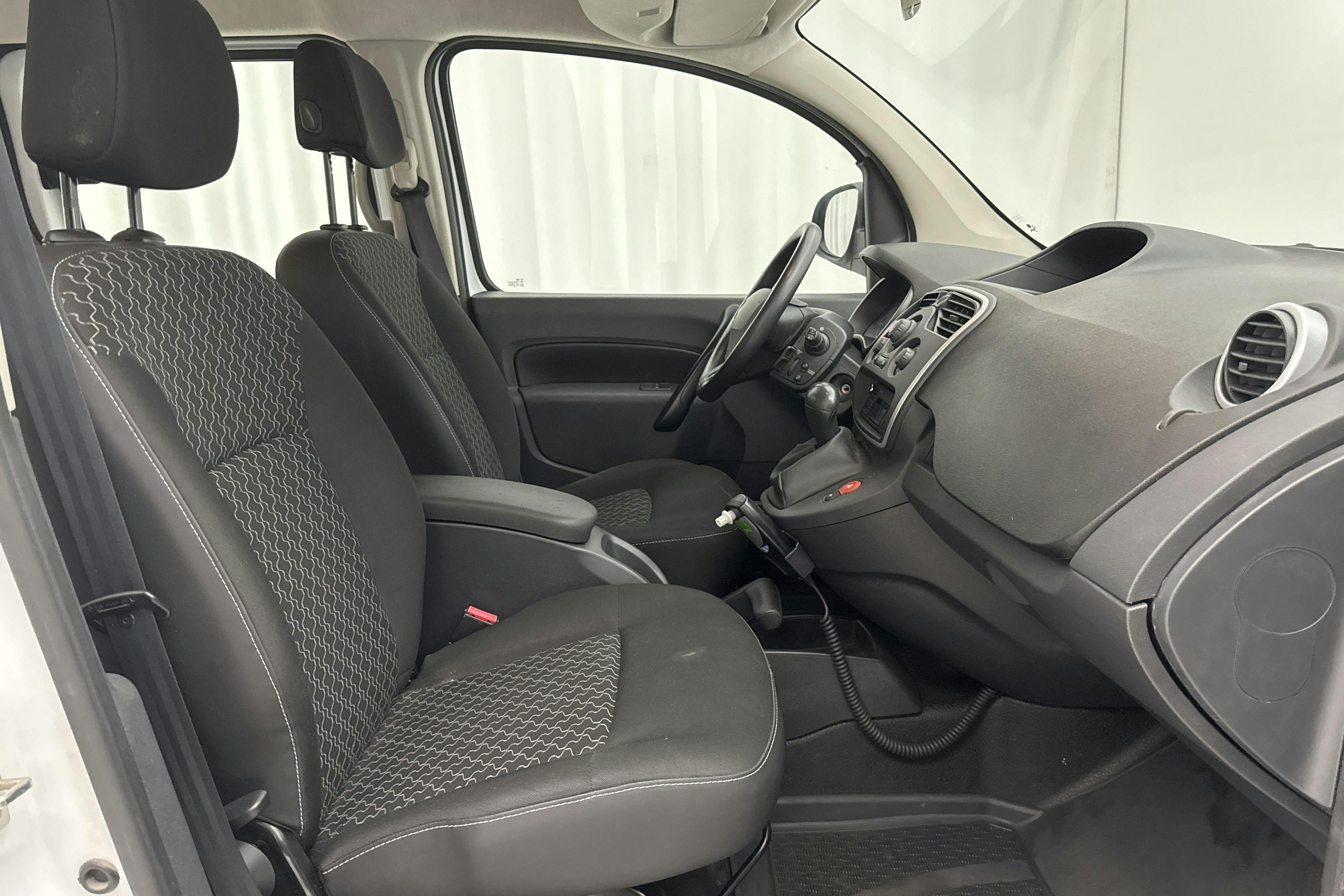 Renault Kangoo II Z.E. 22 kWh Maxi (60hk) - 2 823 mil - Automat - vit - 2014