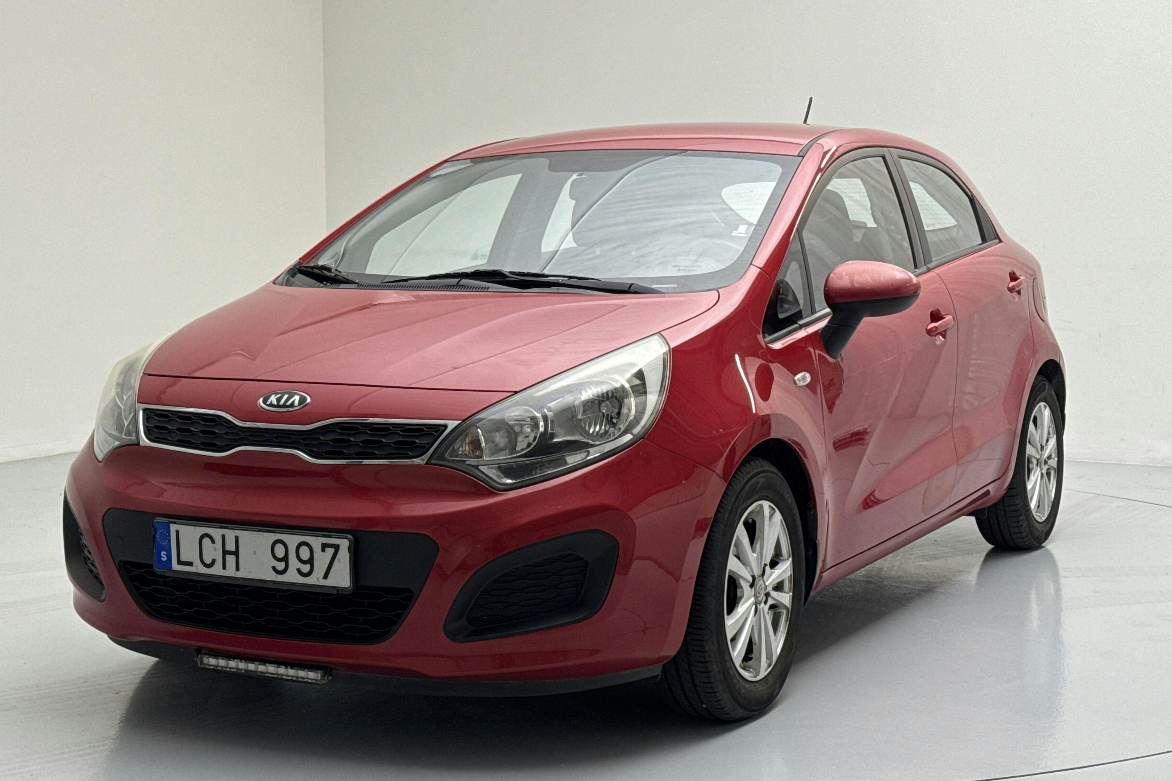 KIA Rio 1.2 (85hk) - 18 020 mil - Manuell - röd - 2012