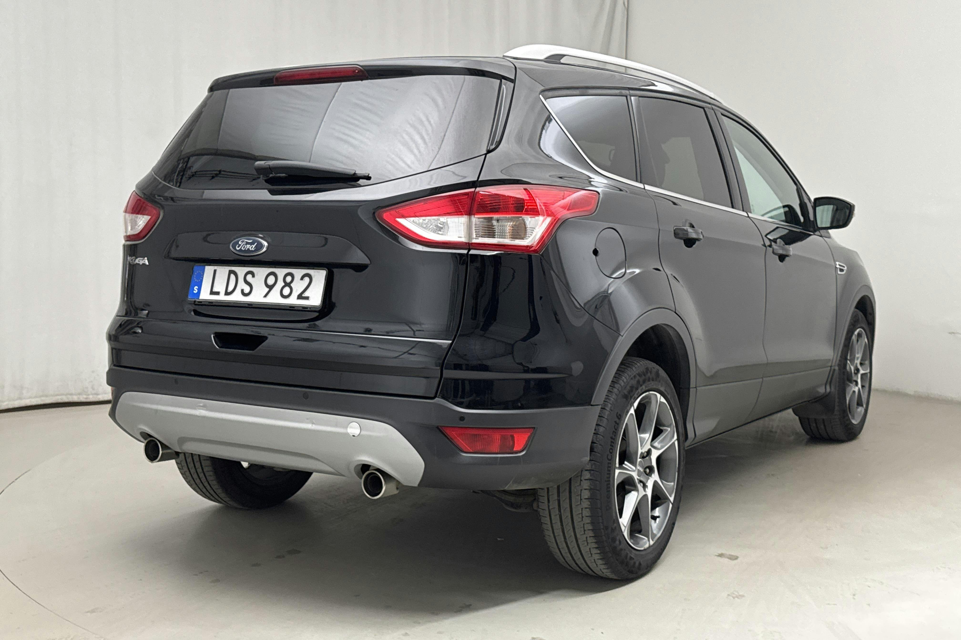 Ford Kuga 2.0 TDCi AWD (150hk) - 10 475 mil - Automat - svart - 2016