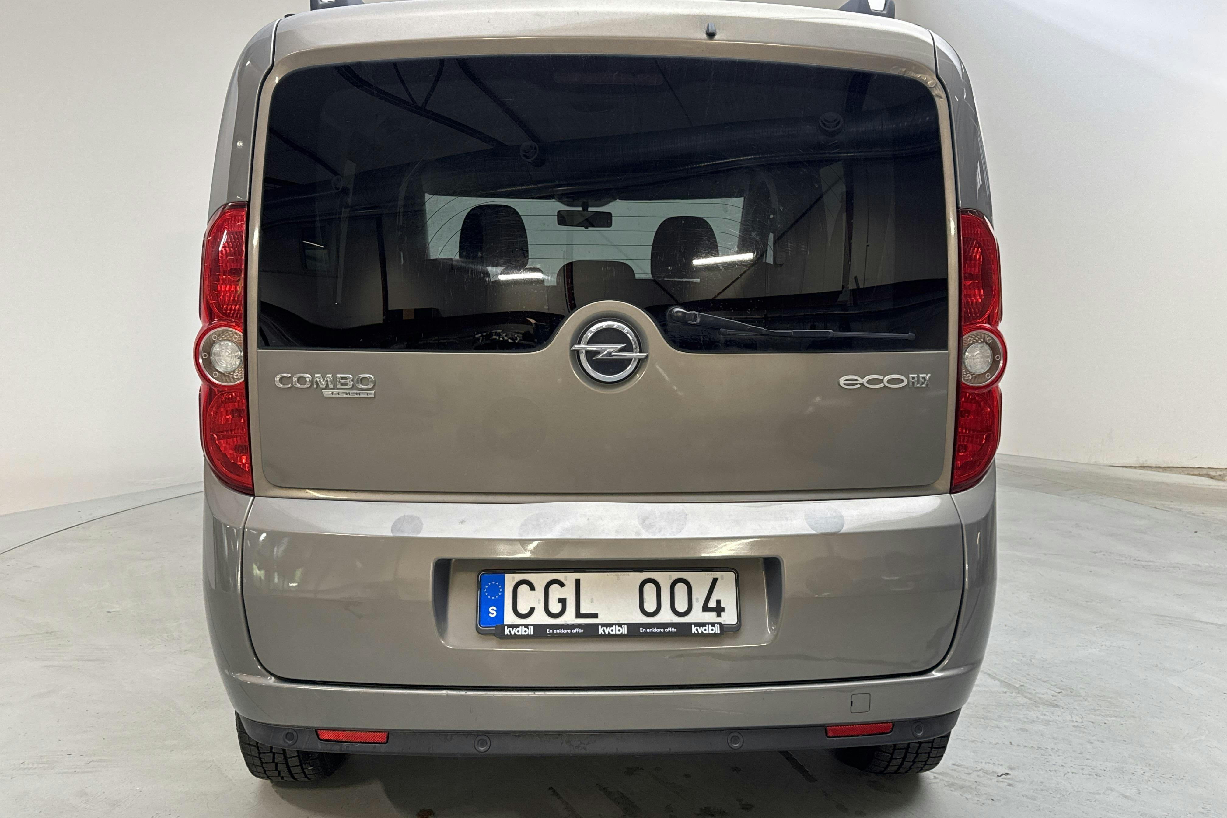 Opel Combo Tour 1.6 CDTI (90hk) - 12 708 mil - Automat - brun - 2012