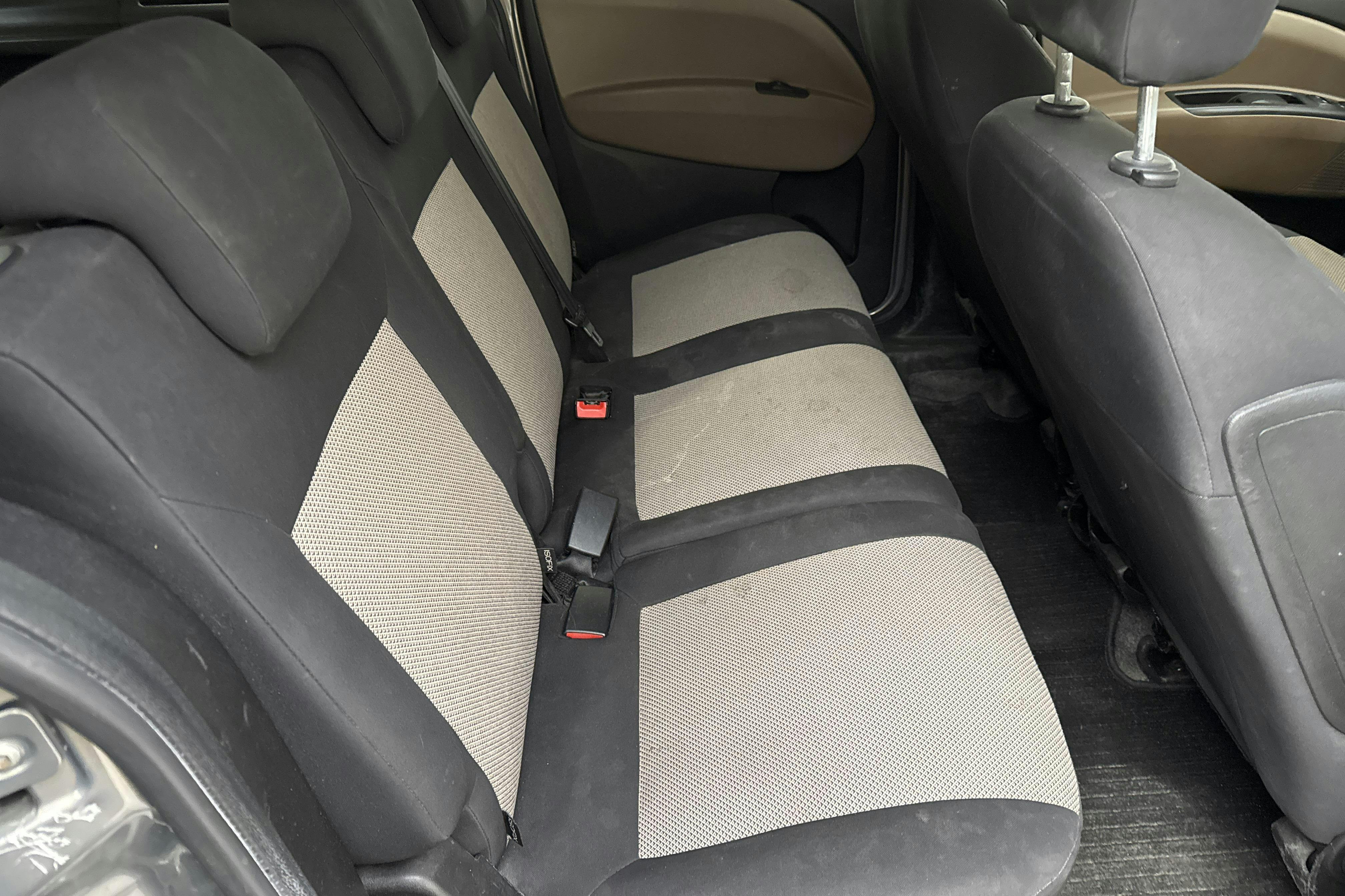 Opel Combo Tour 1.6 CDTI (90hk) - 12 708 mil - Automat - brun - 2012