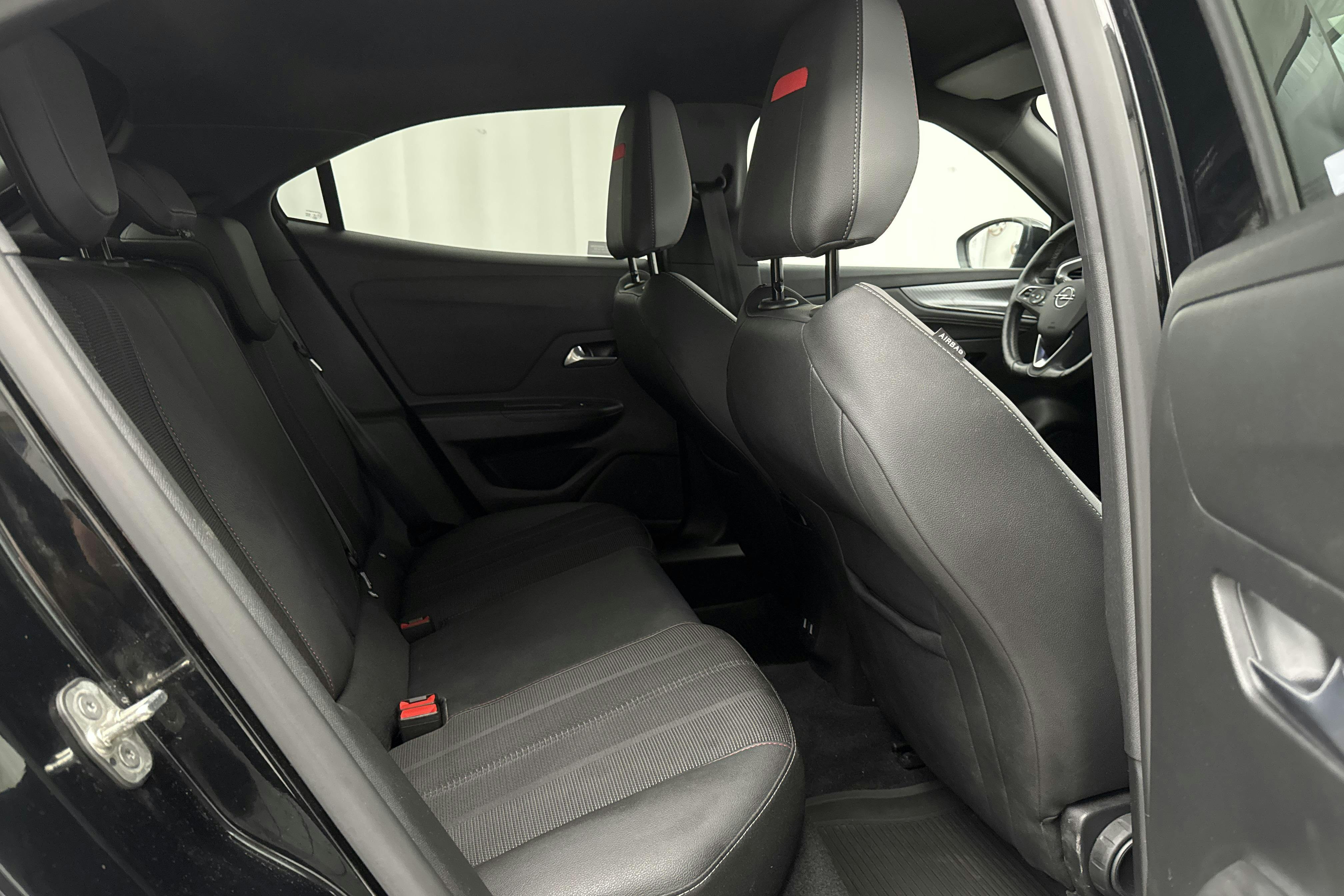Opel Mokka-e (136hk) - 5 844 mil - Automat - svart - 2021