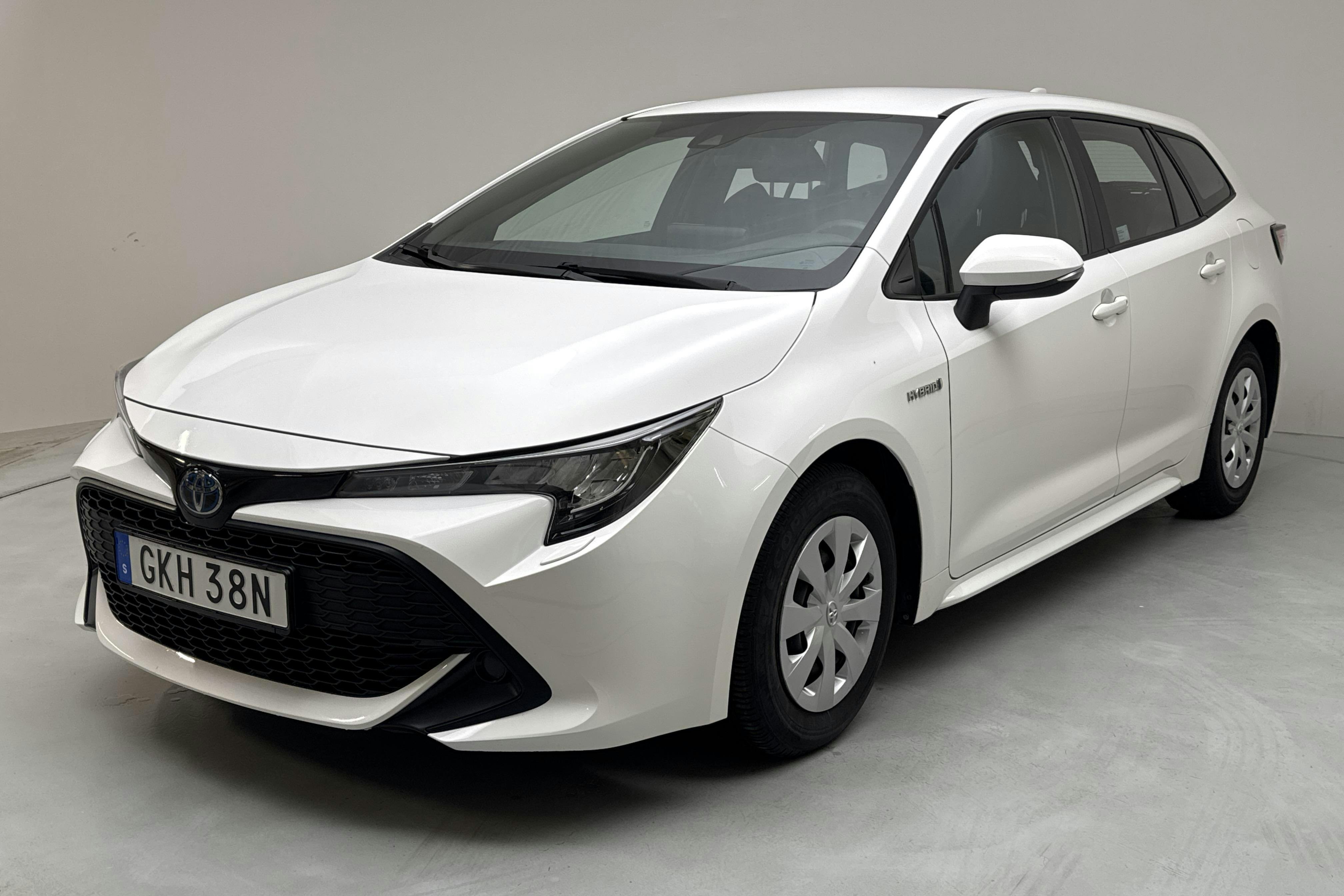 Toyota Corolla 1.8 Hybrid Touring Sports (122hk) - 33 180 km - Automaatne - valge - 2019