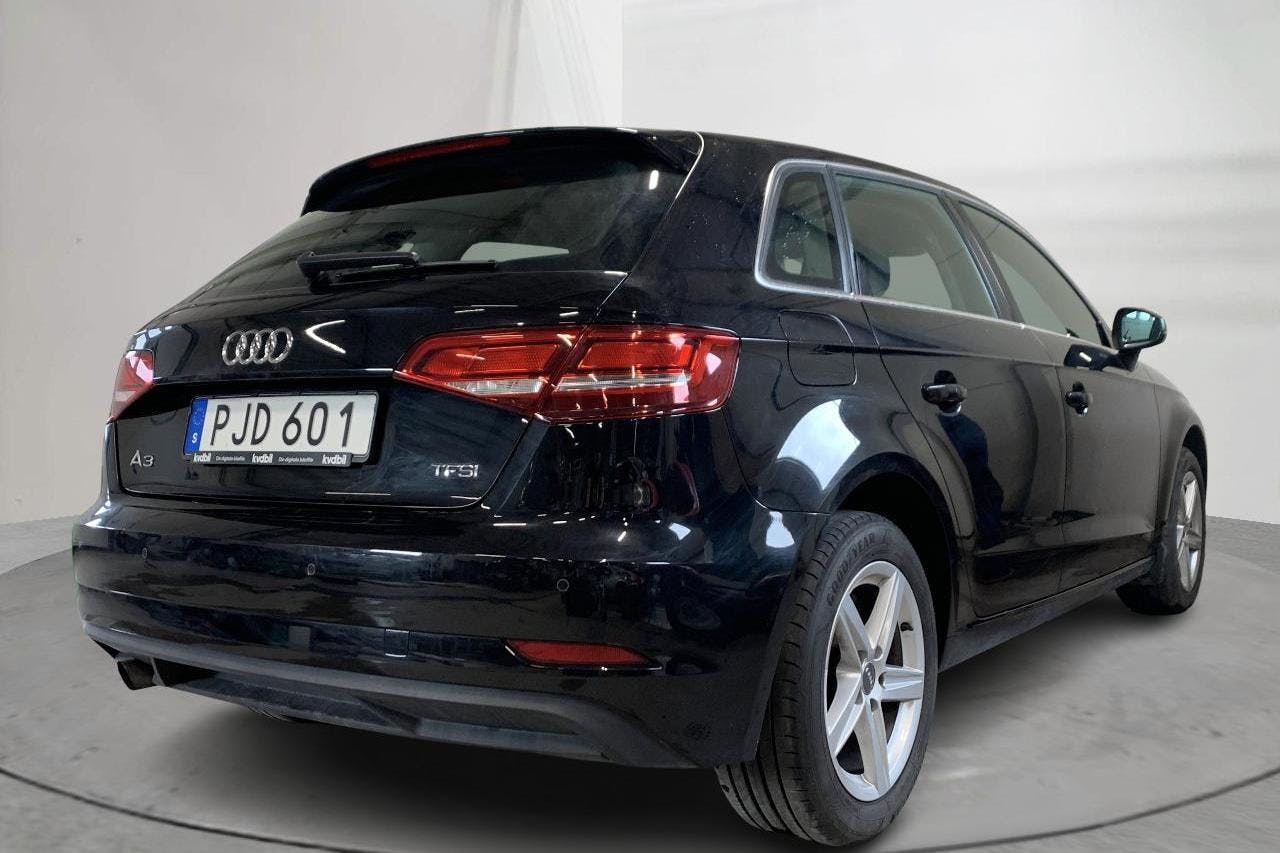 Audi A3 1.0 TFSI Sportback (116hk) - 12 974 mil - Manuell - svart - 2017