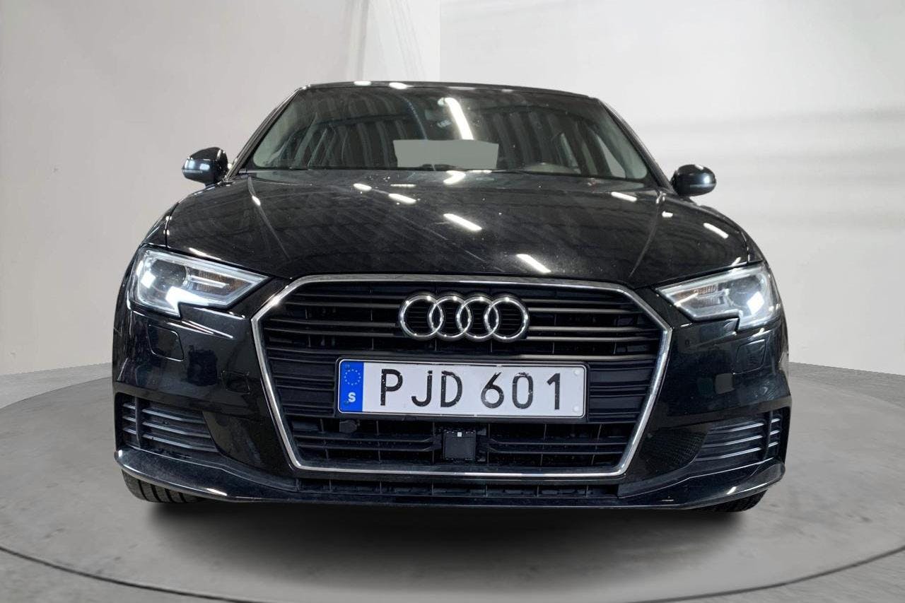 Audi A3 1.0 TFSI Sportback (116hk) - 12 974 mil - Manuell - svart - 2017
