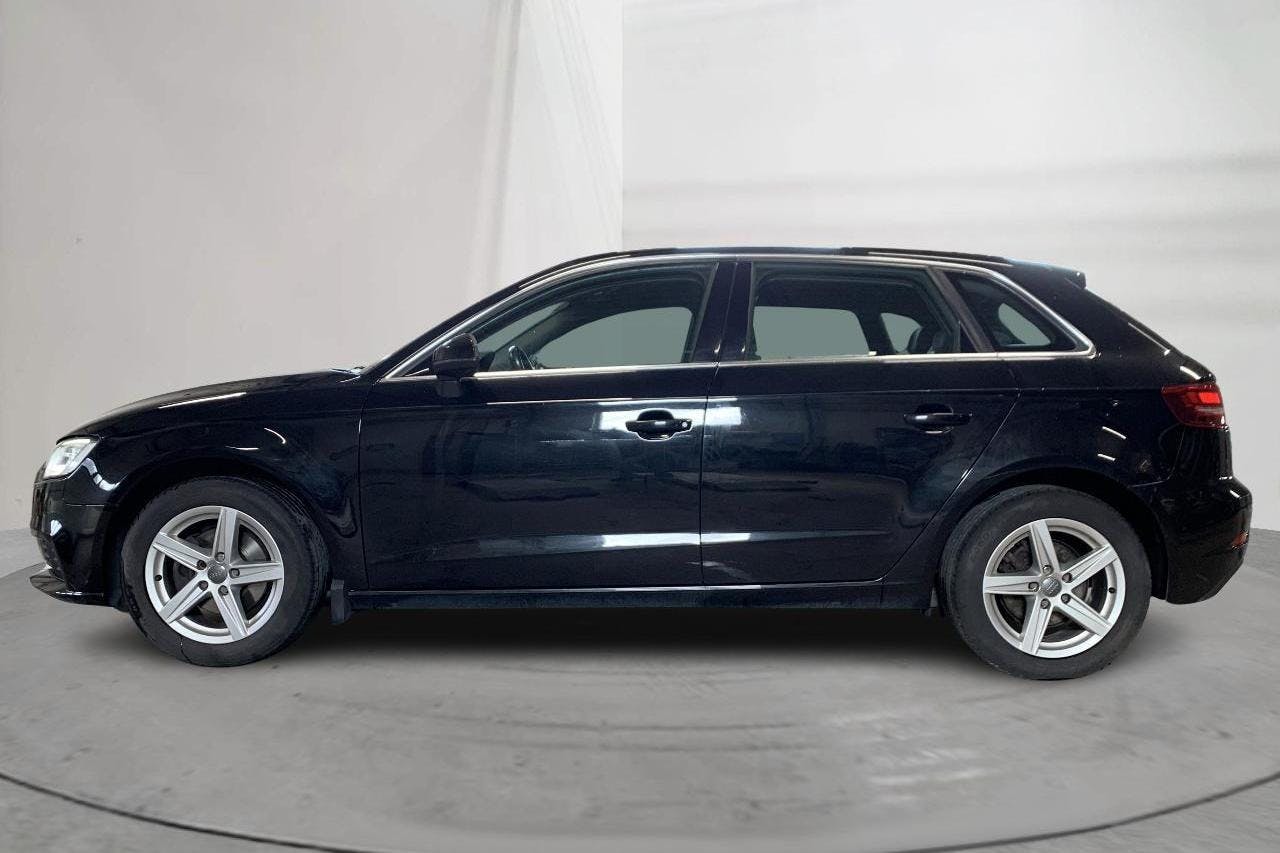 Audi A3 1.0 TFSI Sportback (116hk) - 12 974 mil - Manuell - svart - 2017