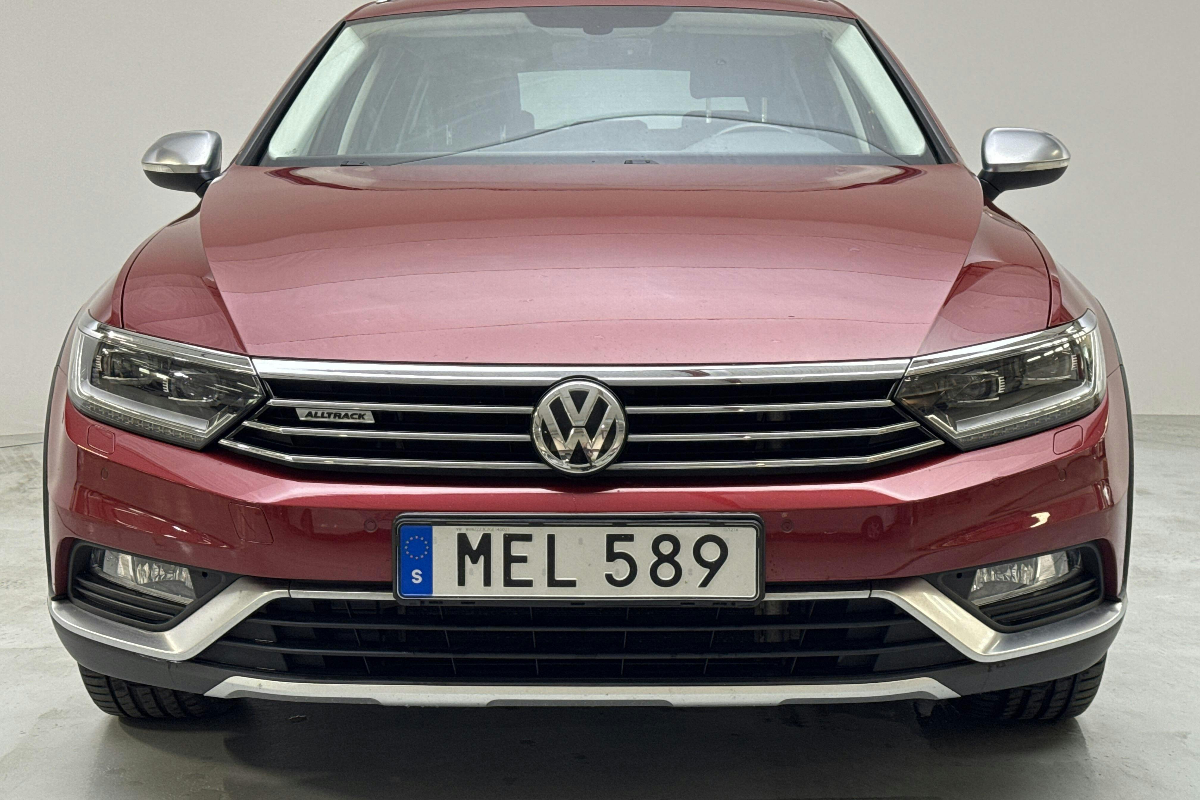 VW Passat Alltrack 2.0 TDI 4MOTION (190hk) - 13 859 mil - Automat - Dark Red - 2016